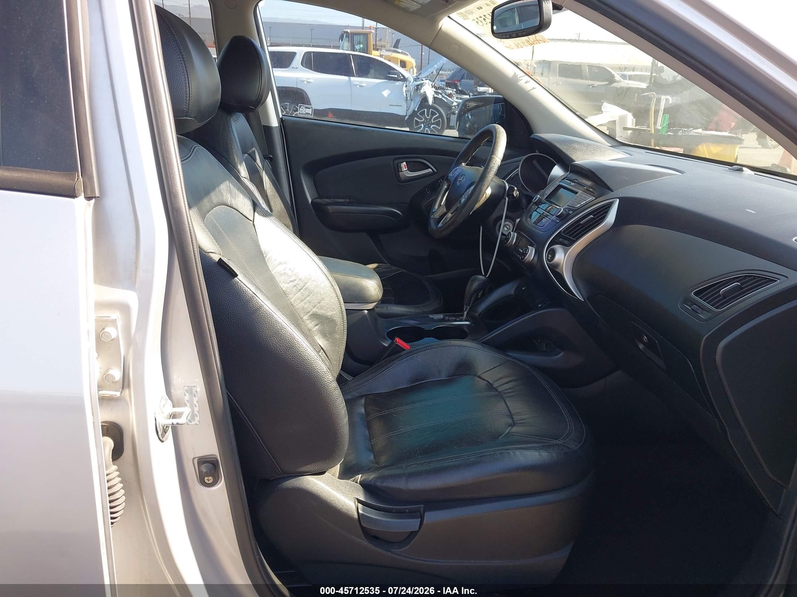 2011 Hyundai Tucson Limited Серебряный vin: KM8JU3AC6BU290075