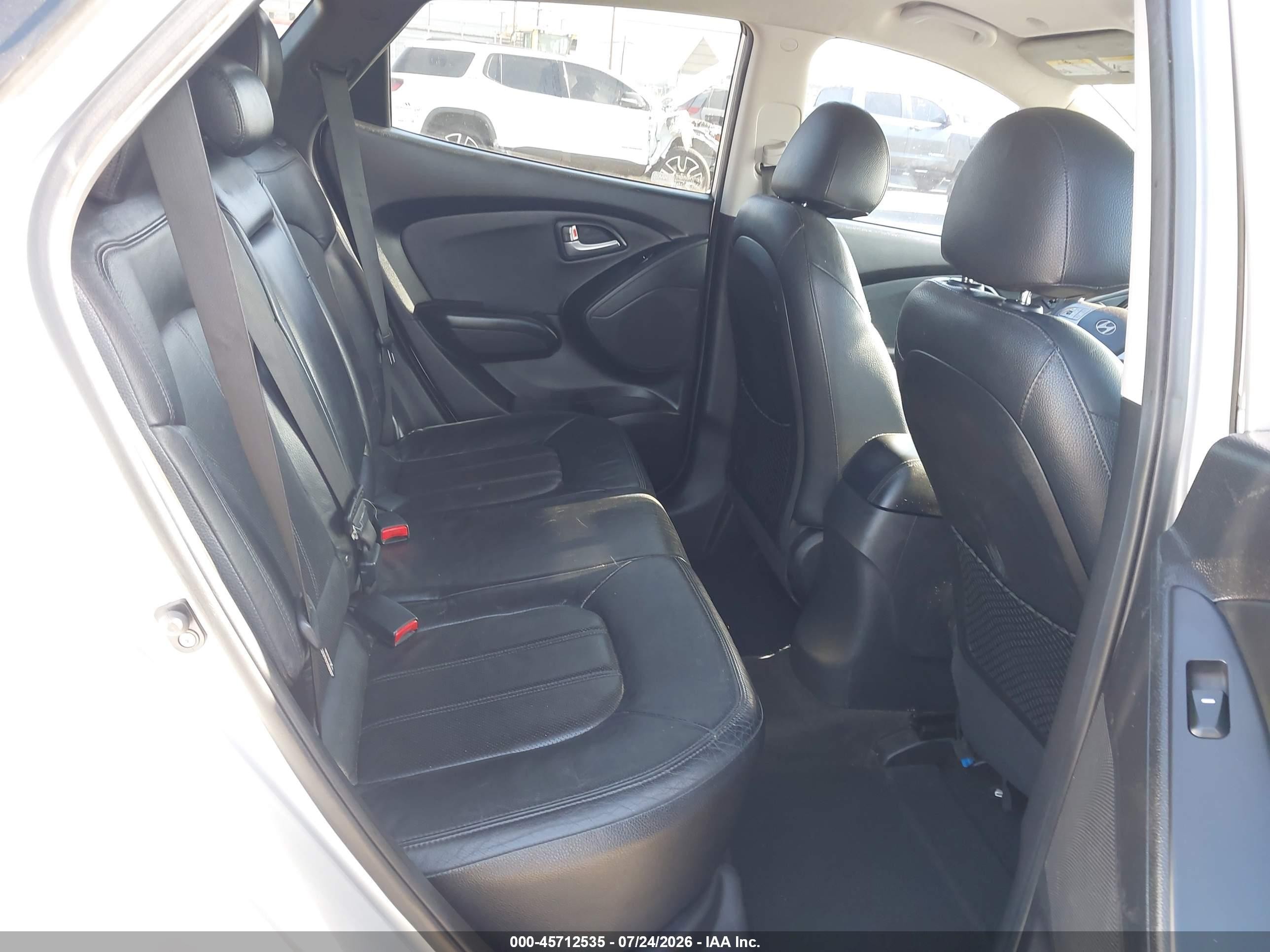 2011 Hyundai Tucson Limited Серебряный vin: KM8JU3AC6BU290075