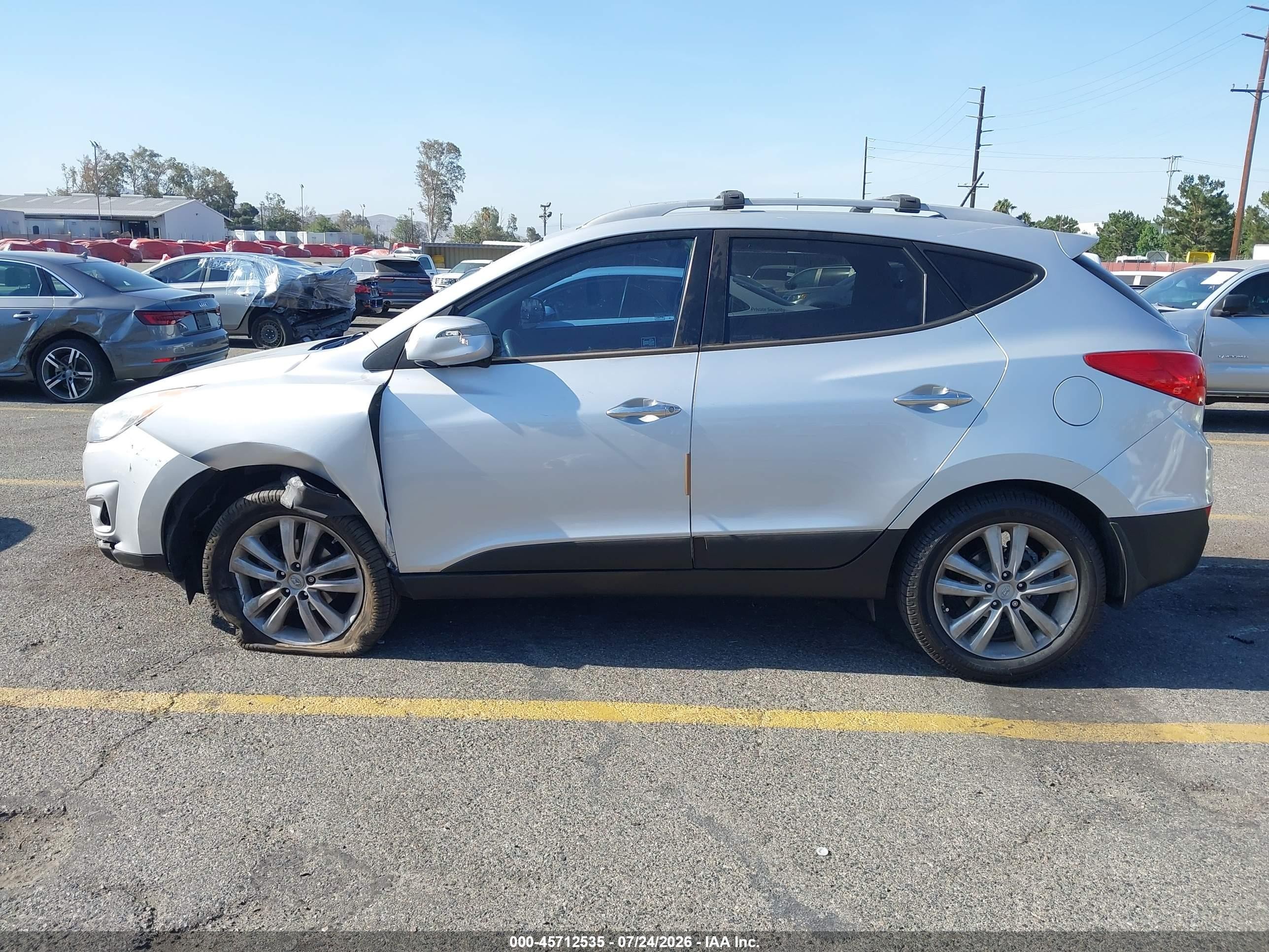 2011 Hyundai Tucson Limited Серебряный vin: KM8JU3AC6BU290075