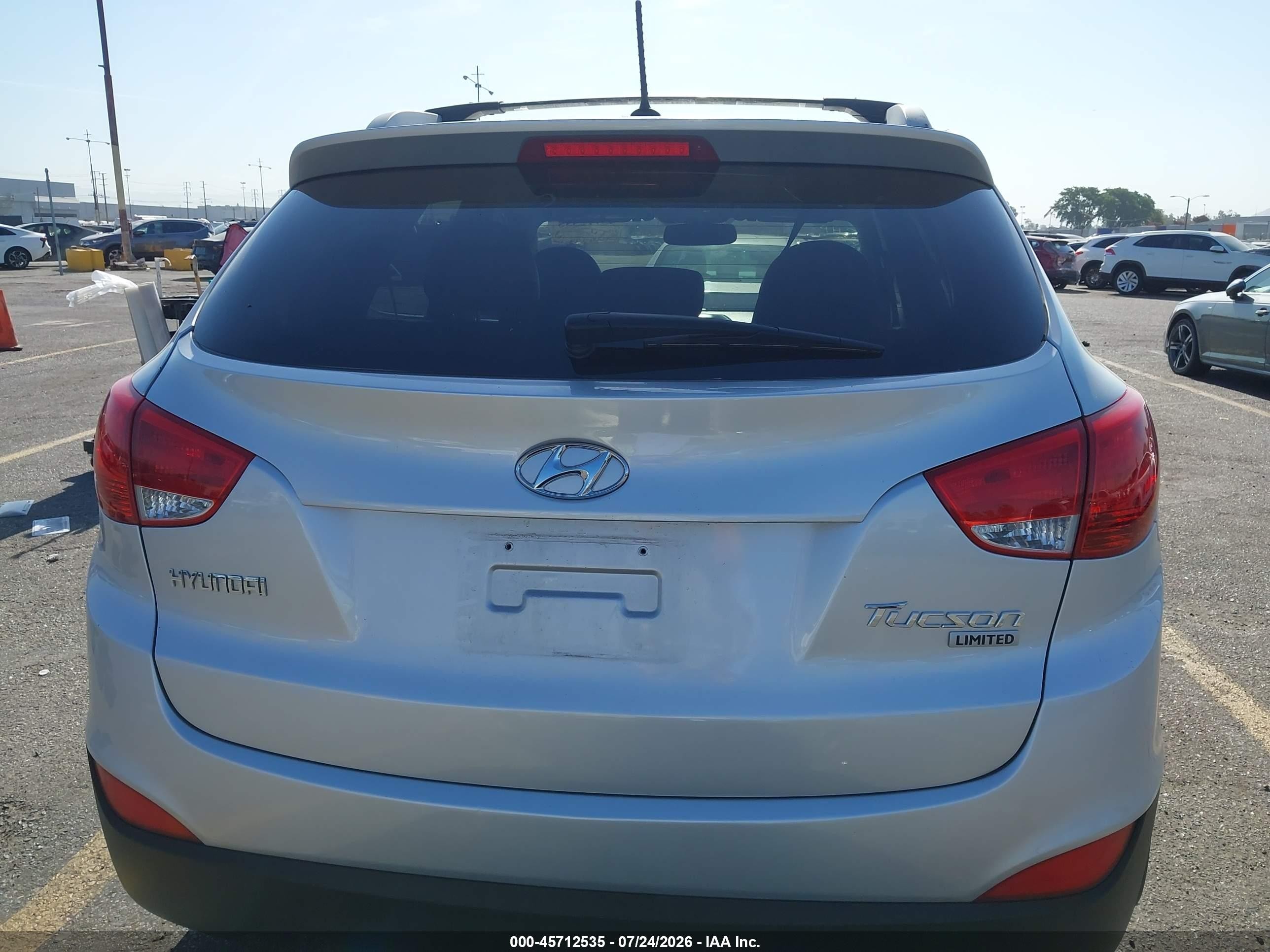 2011 Hyundai Tucson Limited Серебряный vin: KM8JU3AC6BU290075