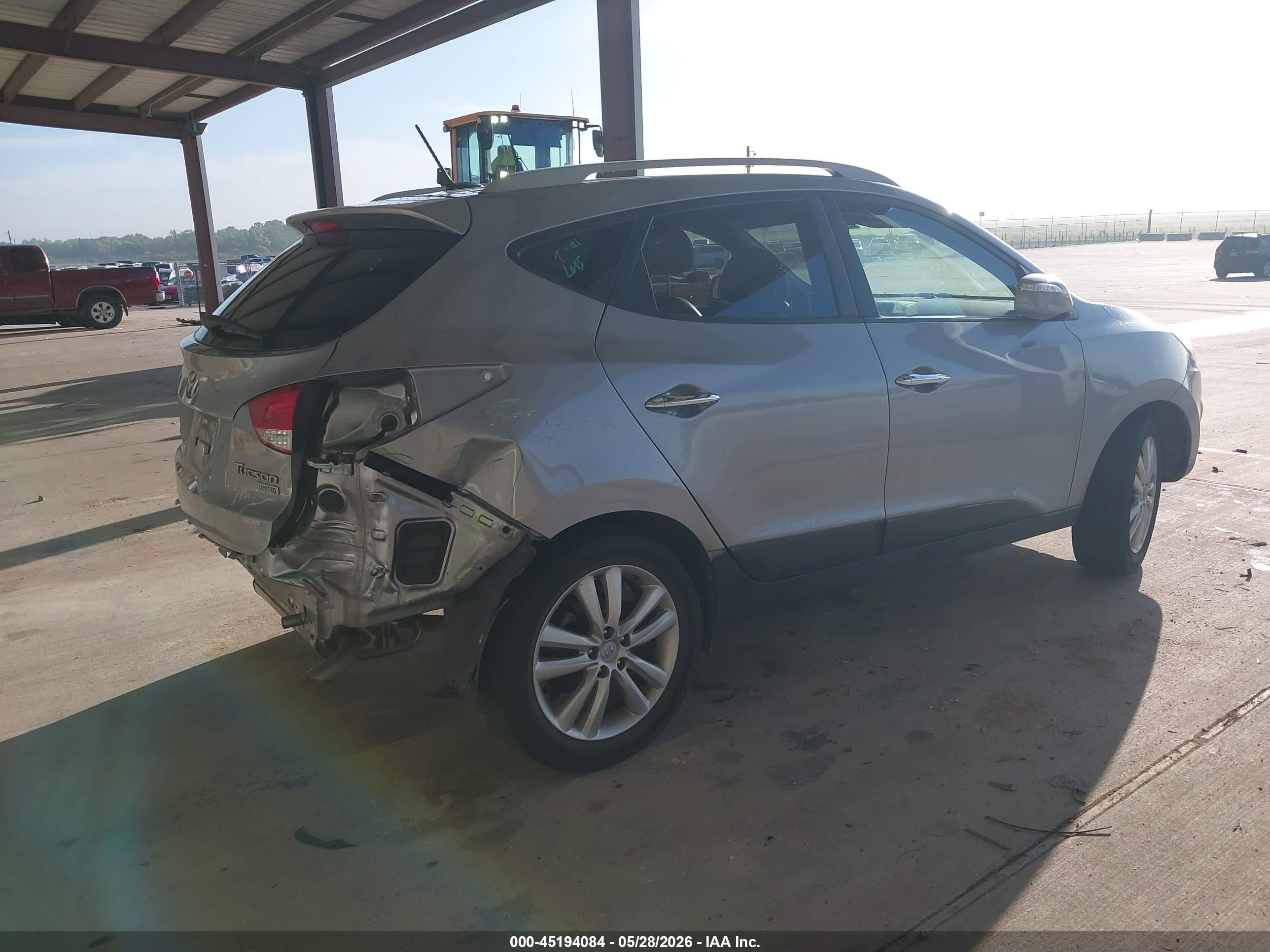 2012 Hyundai Tucson Limited Silver vin: KM8JU3AC6CU490116