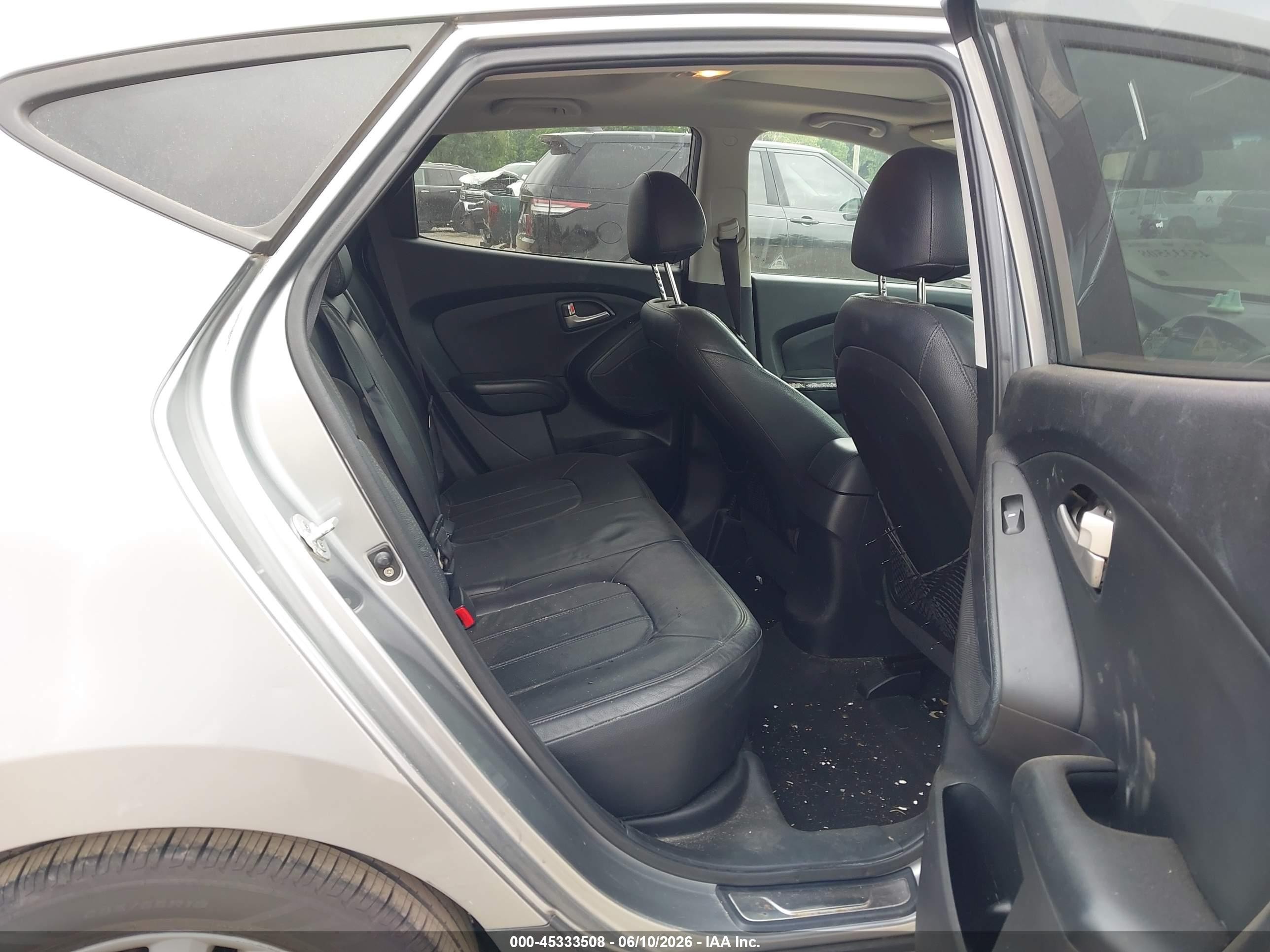 2012 Hyundai Tucson Limited Silver vin: KM8JU3AC6CU529934
