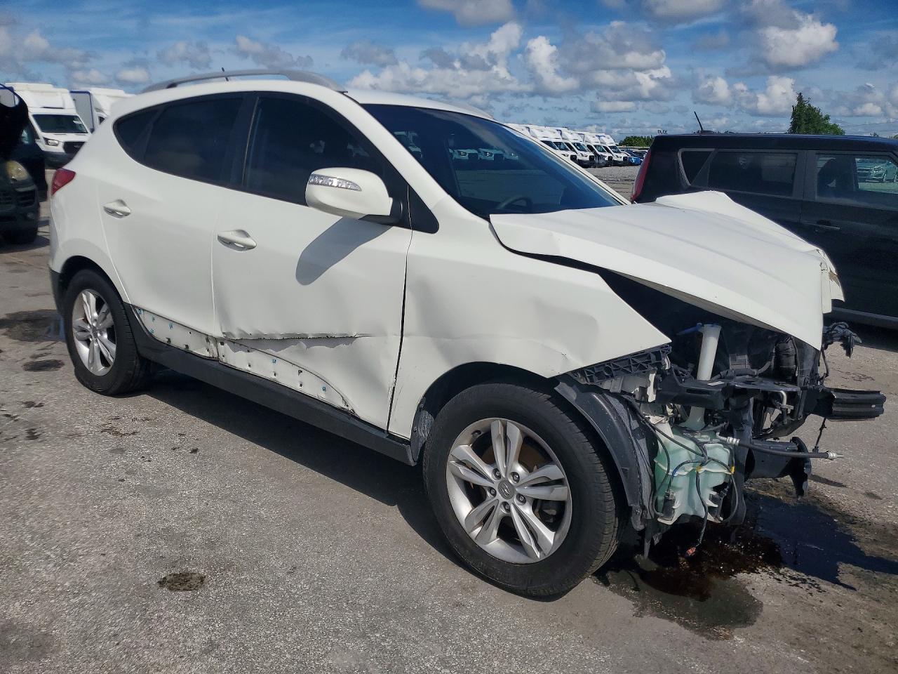 2013 Hyundai Tucson Gls White vin: KM8JU3AC6DU637858