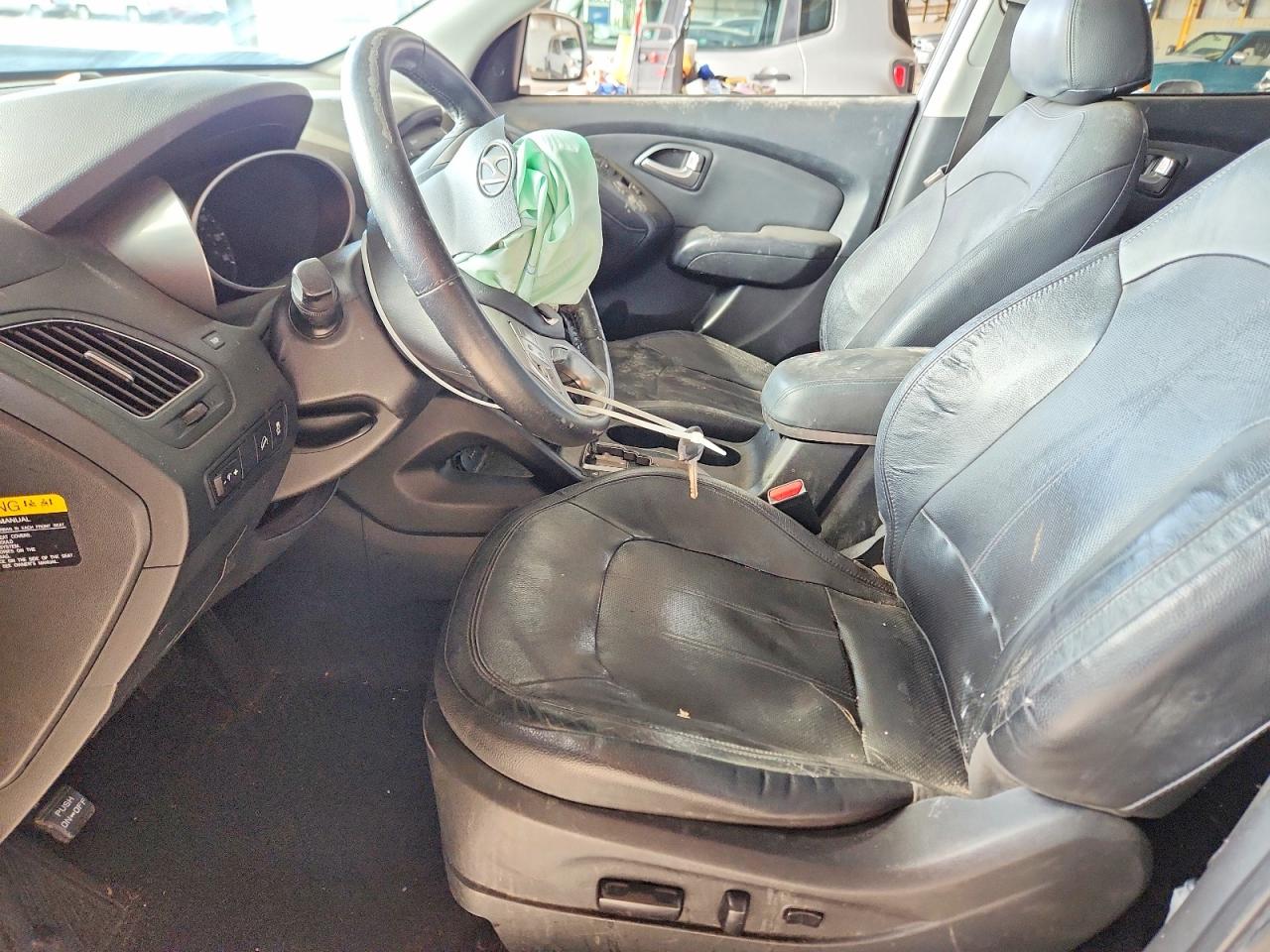 2011 Hyundai Tucson Limited Silver vin: KM8JU3AC7BU132134