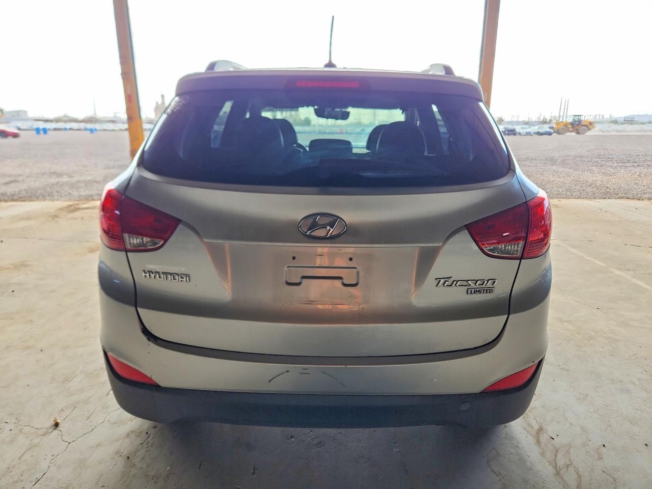 2011 Hyundai Tucson Limited Silver vin: KM8JU3AC7BU132134