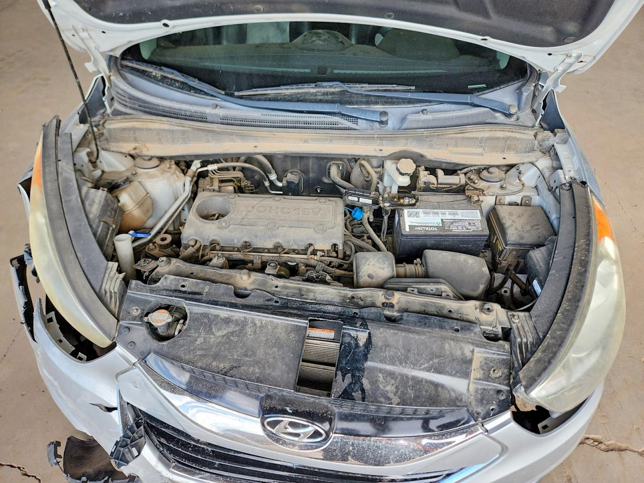 2011 Hyundai Tucson Limited Silver vin: KM8JU3AC7BU132134