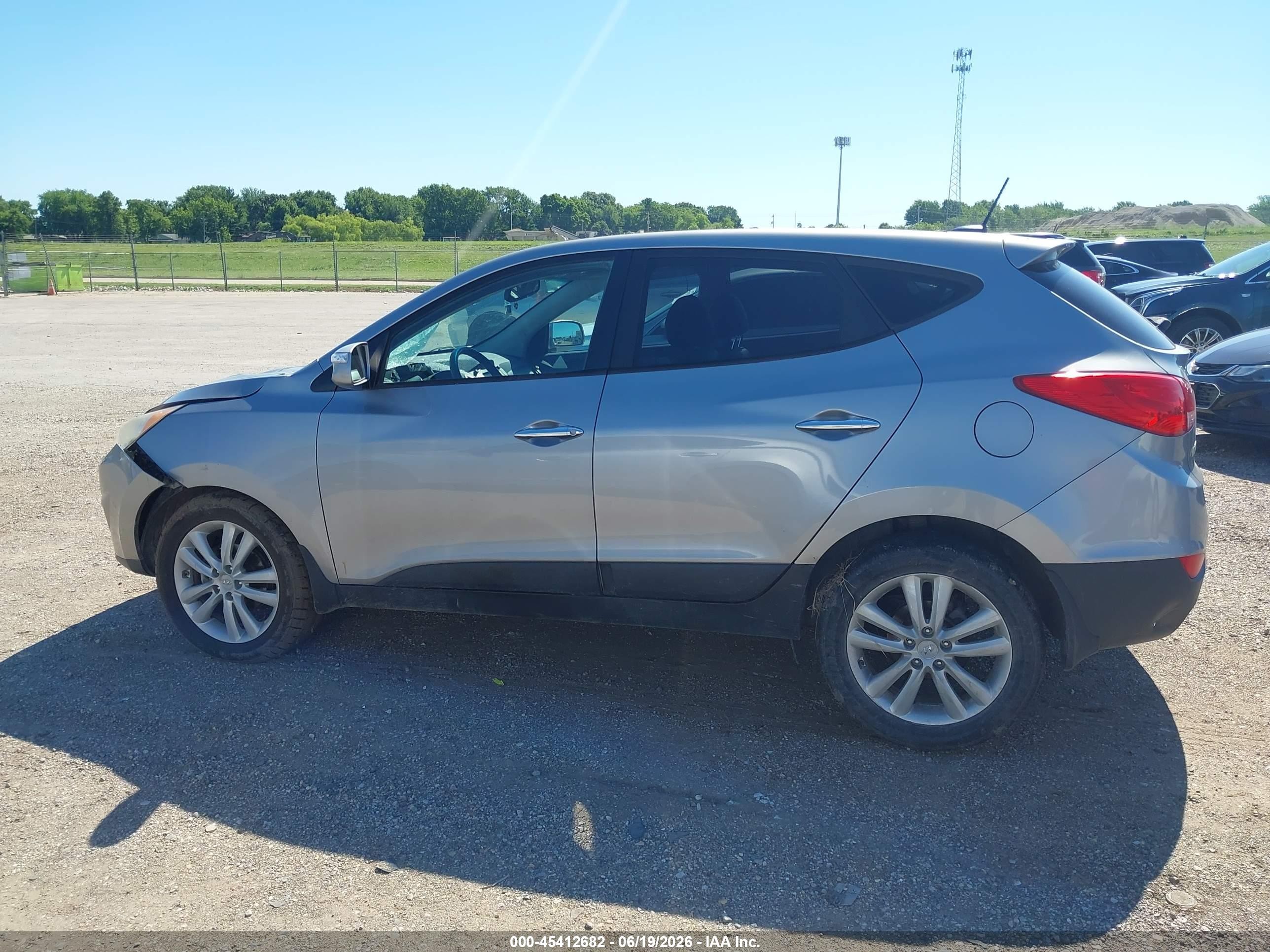 2011 Hyundai Tucson Limited Серый vin: KM8JU3AC7BU170317