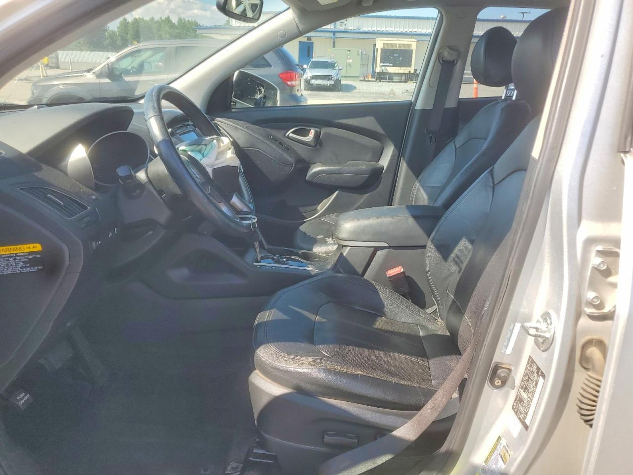 2011 Hyundai Tucson Limited Серебряный vin: KM8JU3AC7BU191555
