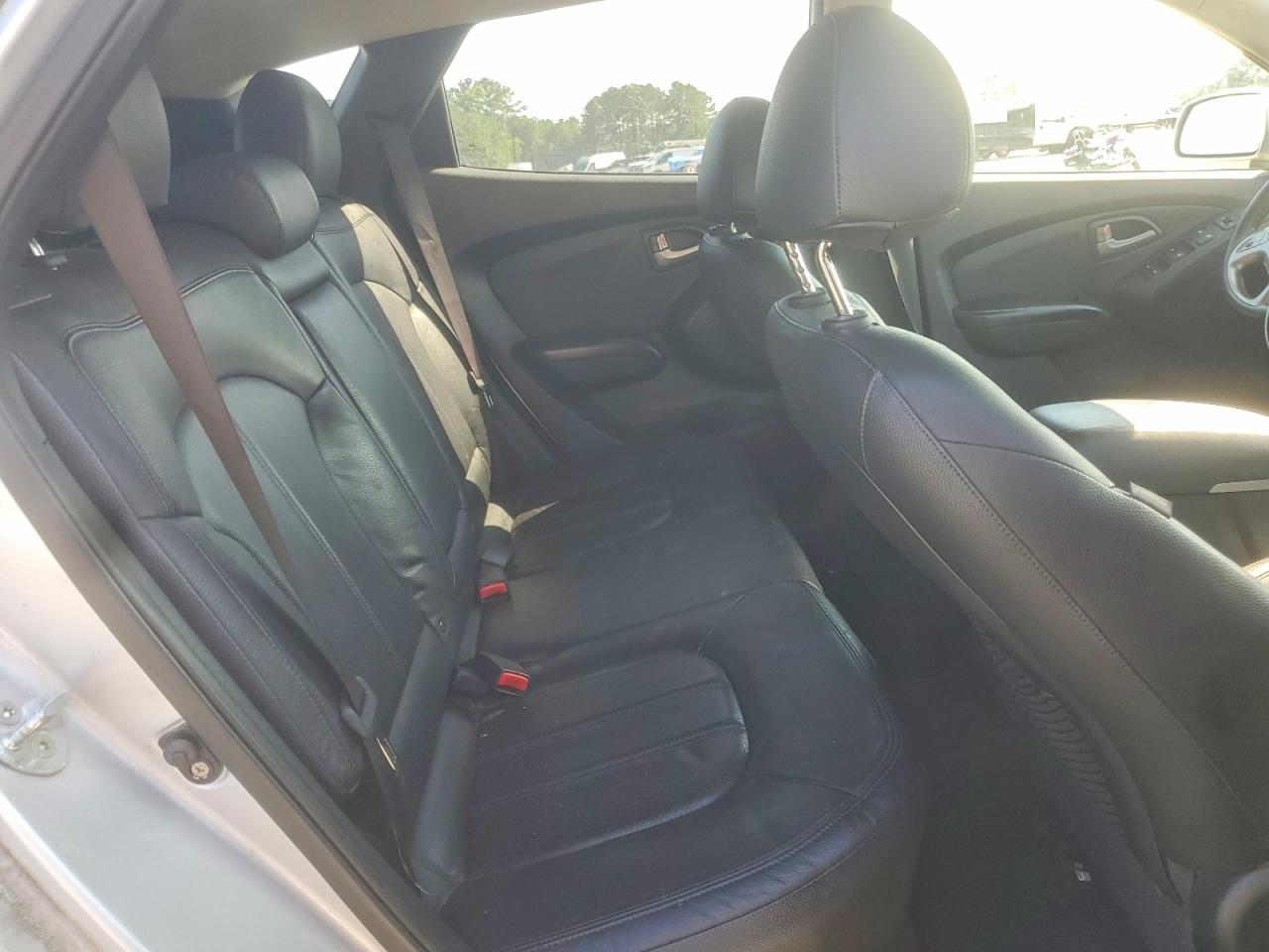 2011 Hyundai Tucson Limited Серебряный vin: KM8JU3AC7BU191555