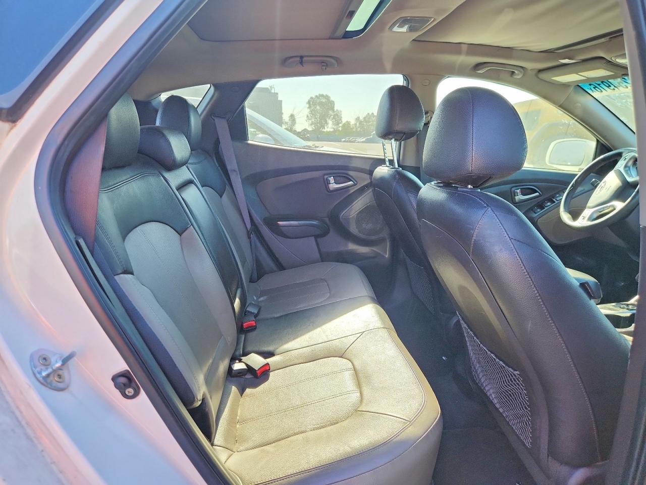 2013 Hyundai Tucson Limited White vin: KM8JU3AC7DU716178