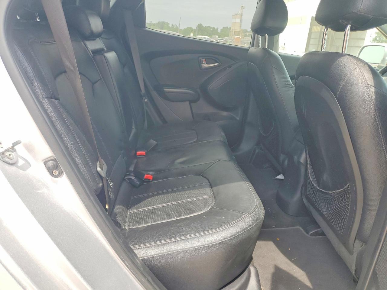 2012 Hyundai Tucson Silver vin: KM8JU3AC8CU530423