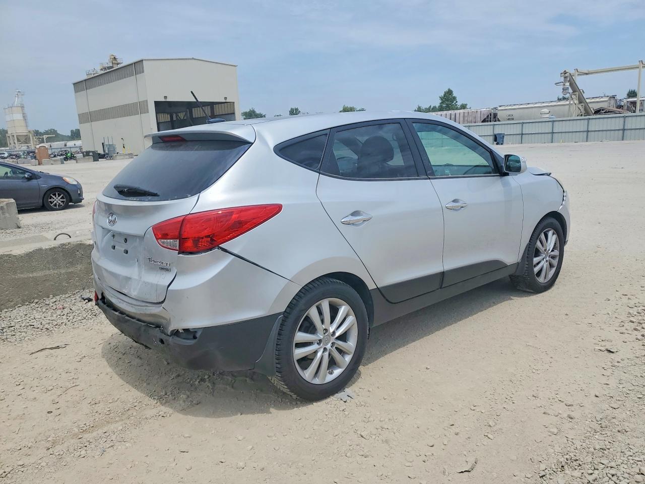 2012 Hyundai Tucson Silver vin: KM8JU3AC8CU530423