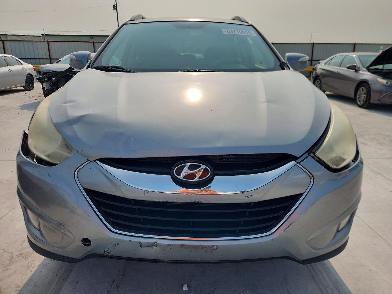 2011 Hyundai Tucson Limited Silver vin: KM8JU3AC9BU148593