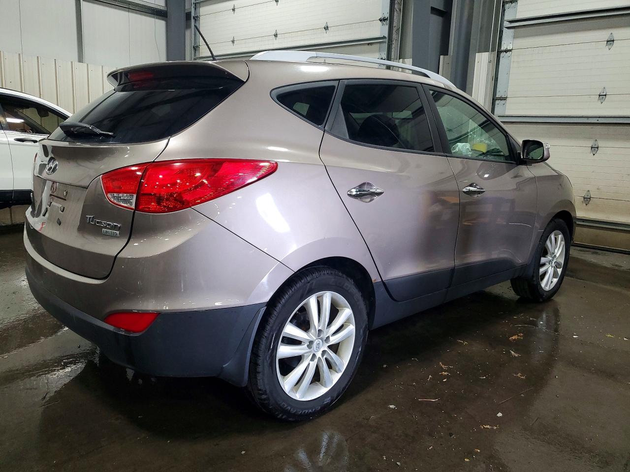 2011 Hyundai Tucson Limited Gray vin: KM8JU3AC9BU204354