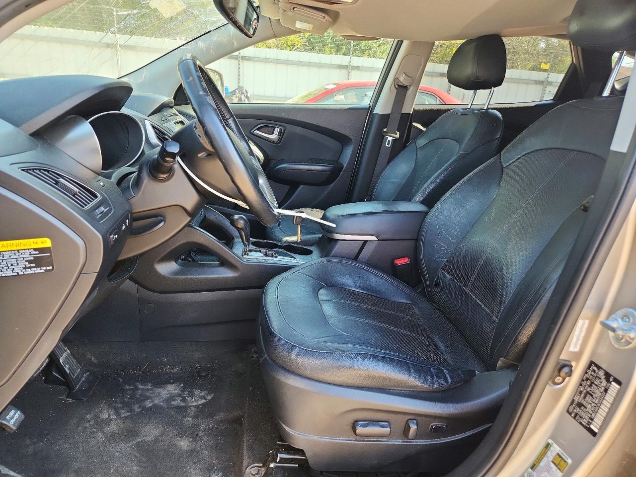 2012 Hyundai Tucson Limited Silver vin: KM8JU3AC9CU324107