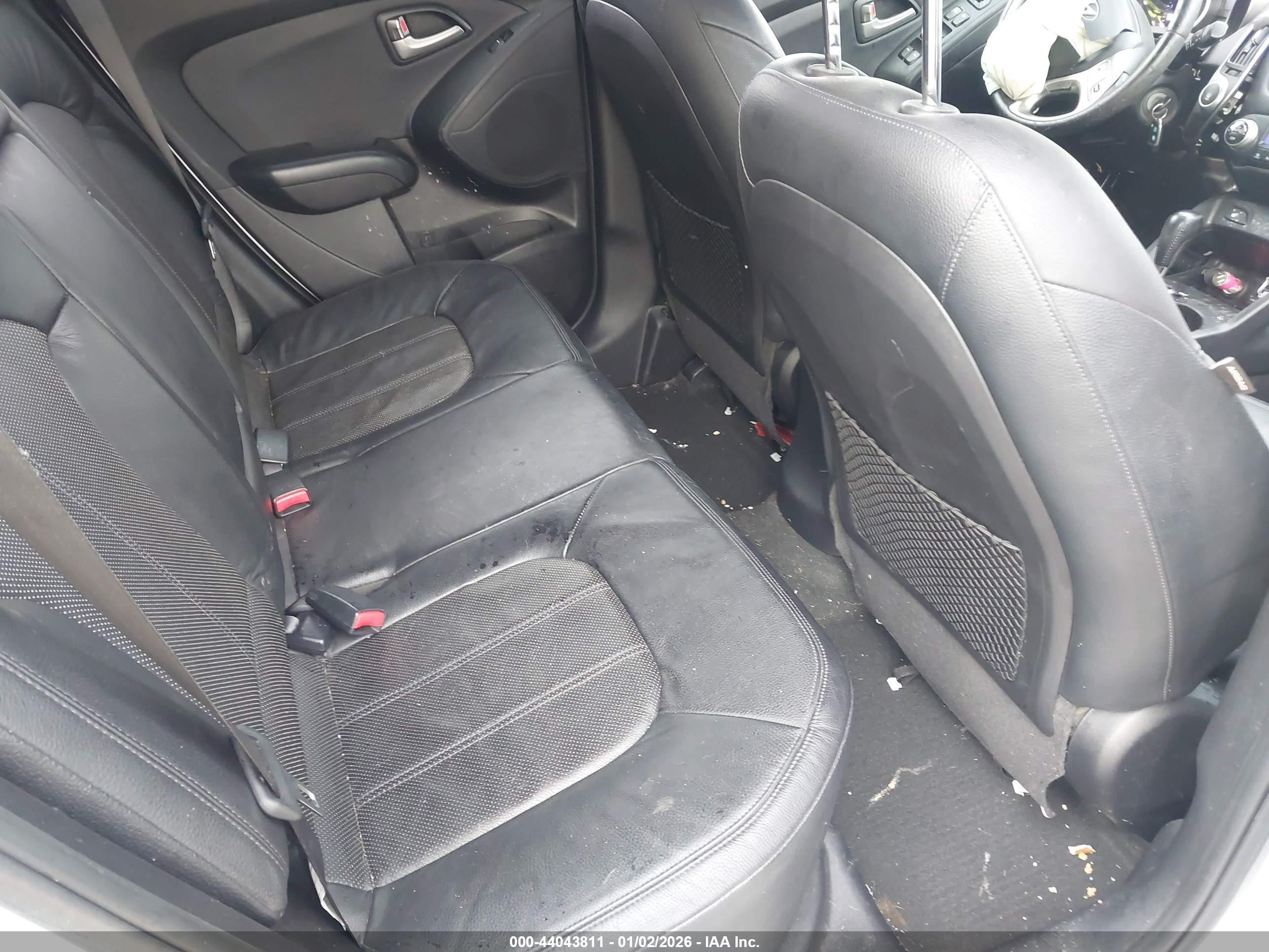 2012 Hyundai Tucson Limited Silver vin: KM8JU3AC9CU404006