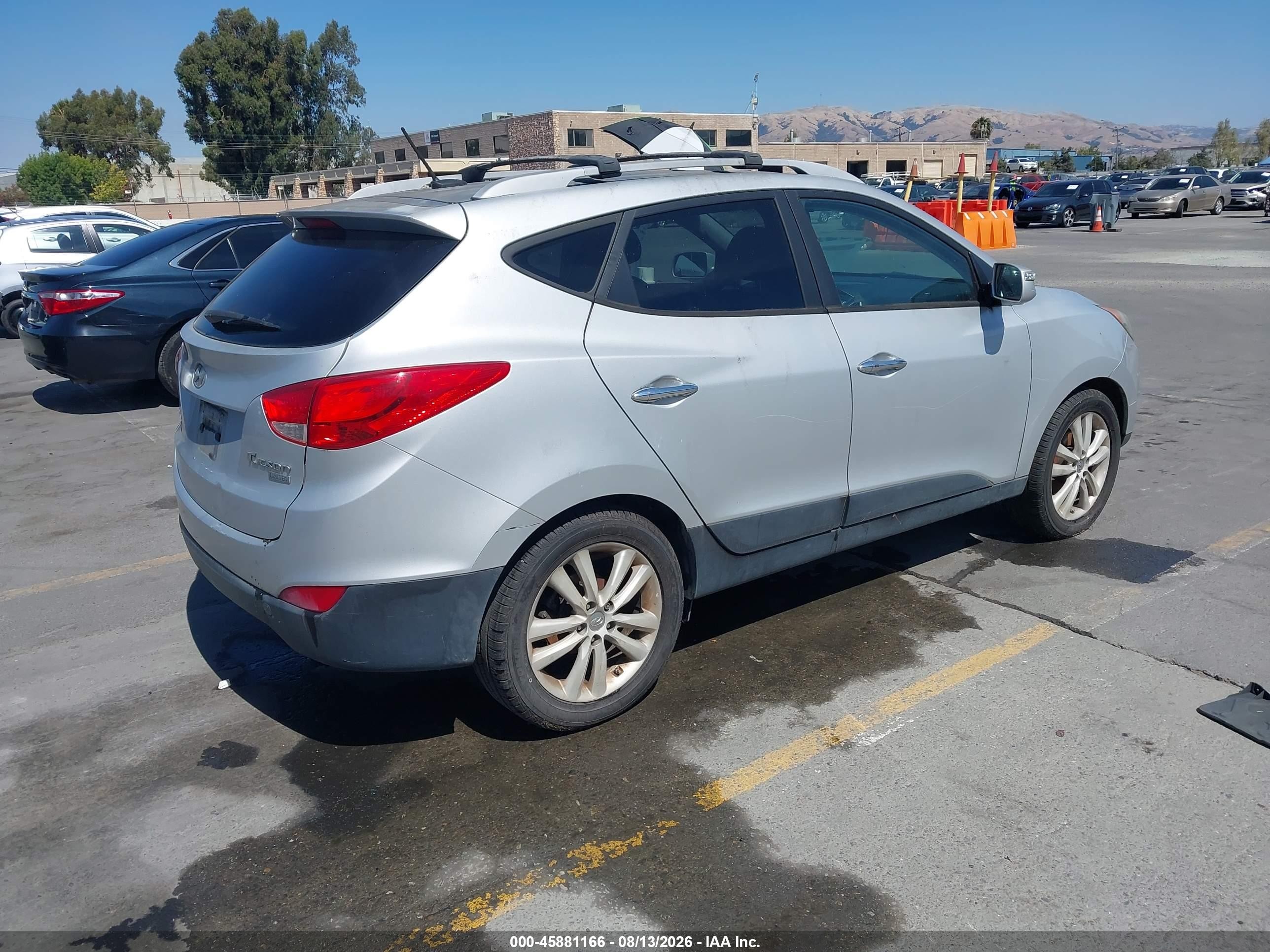 2013 Hyundai Tucson Limited Silver vin: KM8JU3AC9DU657473