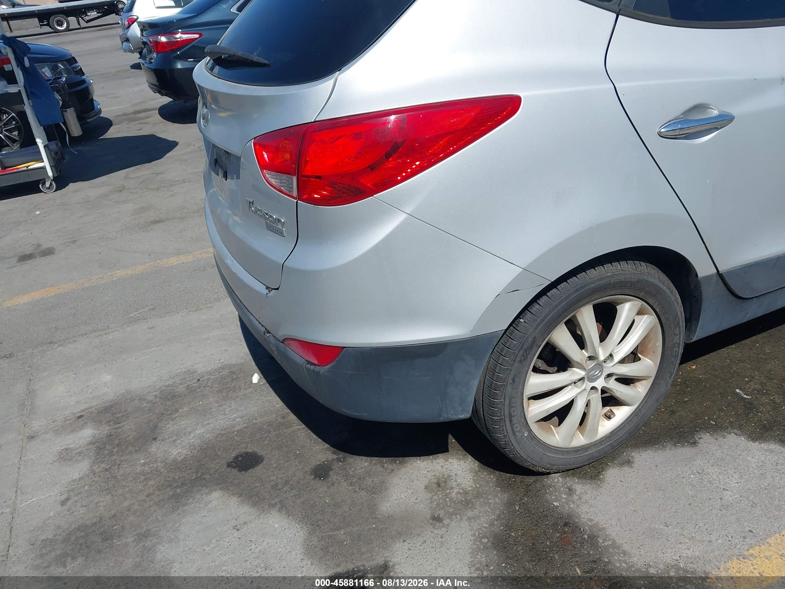 2013 Hyundai Tucson Limited Silver vin: KM8JU3AC9DU657473