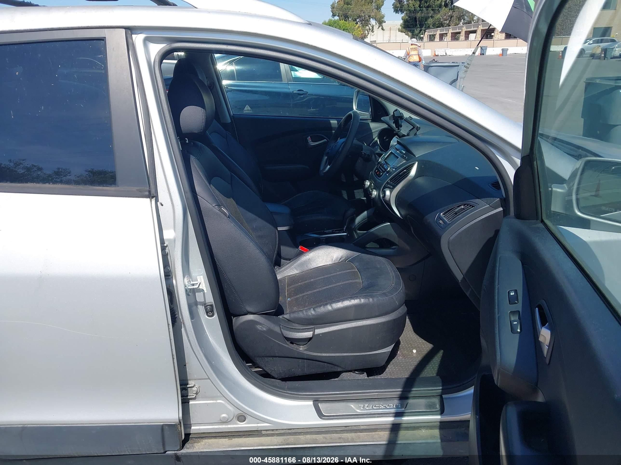 2013 Hyundai Tucson Limited Silver vin: KM8JU3AC9DU657473