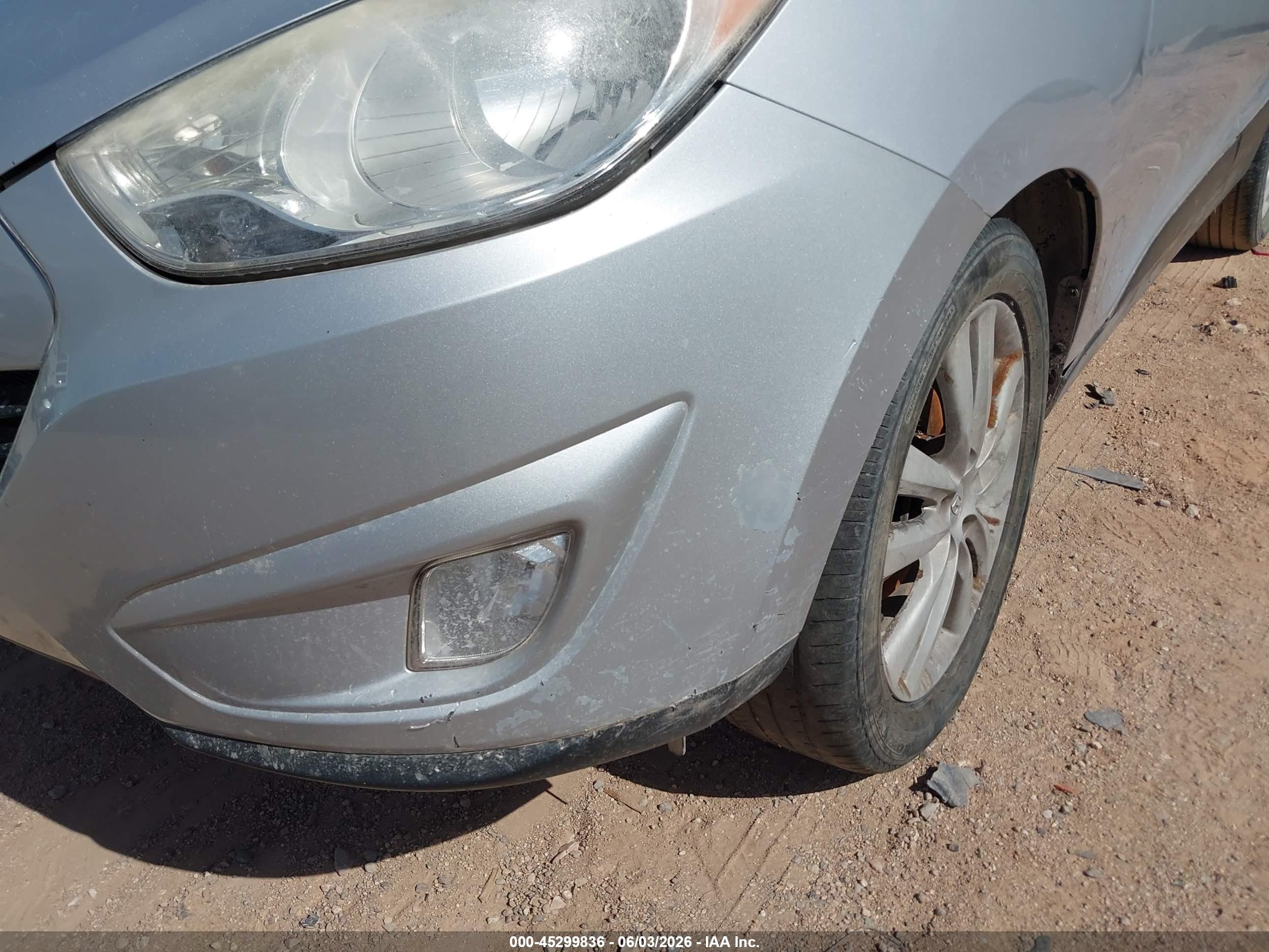 2010 Hyundai Tucson Limited Silver vin: KM8JU3ACXAU019079