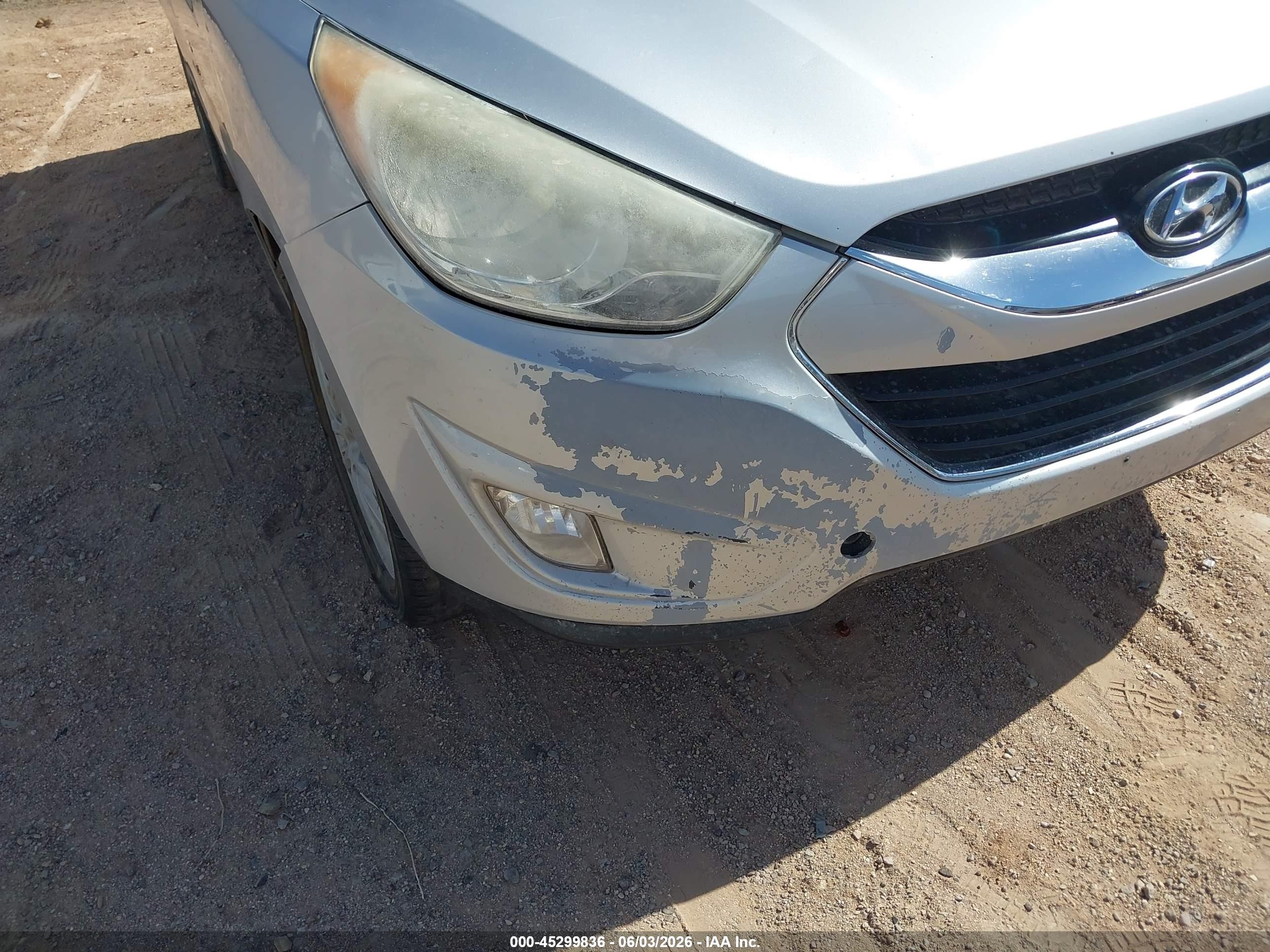 2010 Hyundai Tucson Limited Silver vin: KM8JU3ACXAU019079