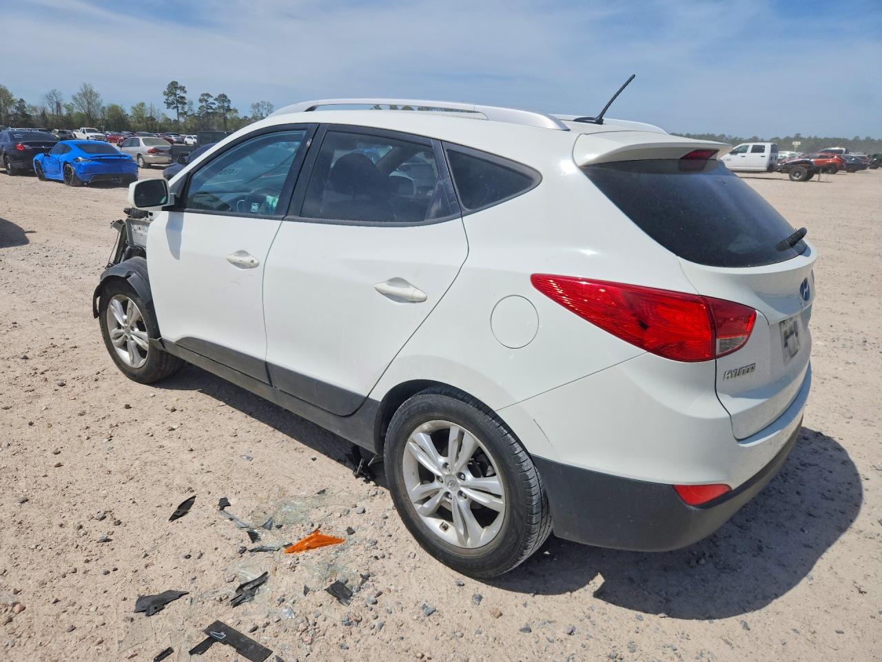 2011 Hyundai Tucson White vin: KM8JU3ACXBU125498