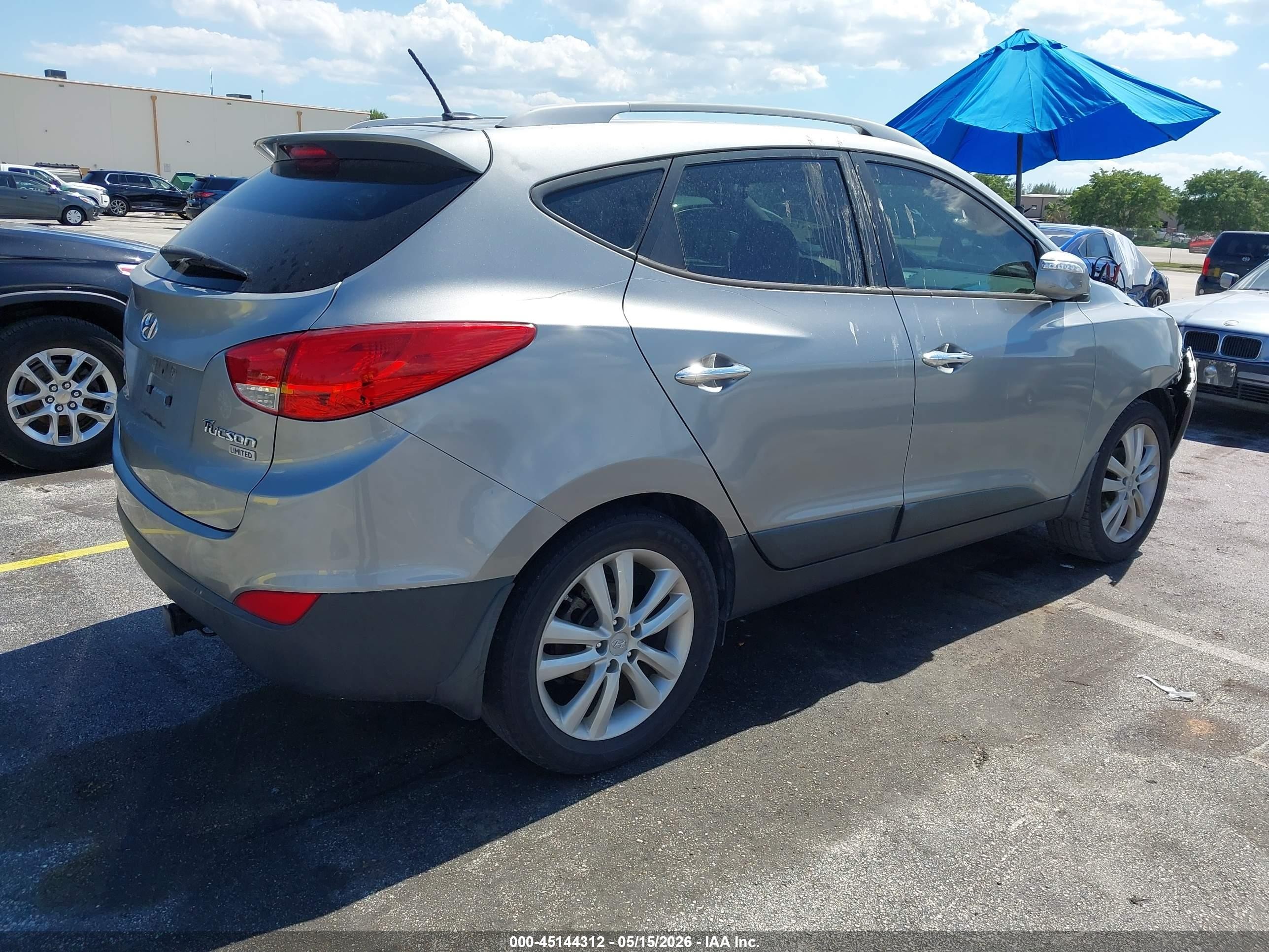 2011 Hyundai Tucson Limited Gray vin: KM8JU3ACXBU181652