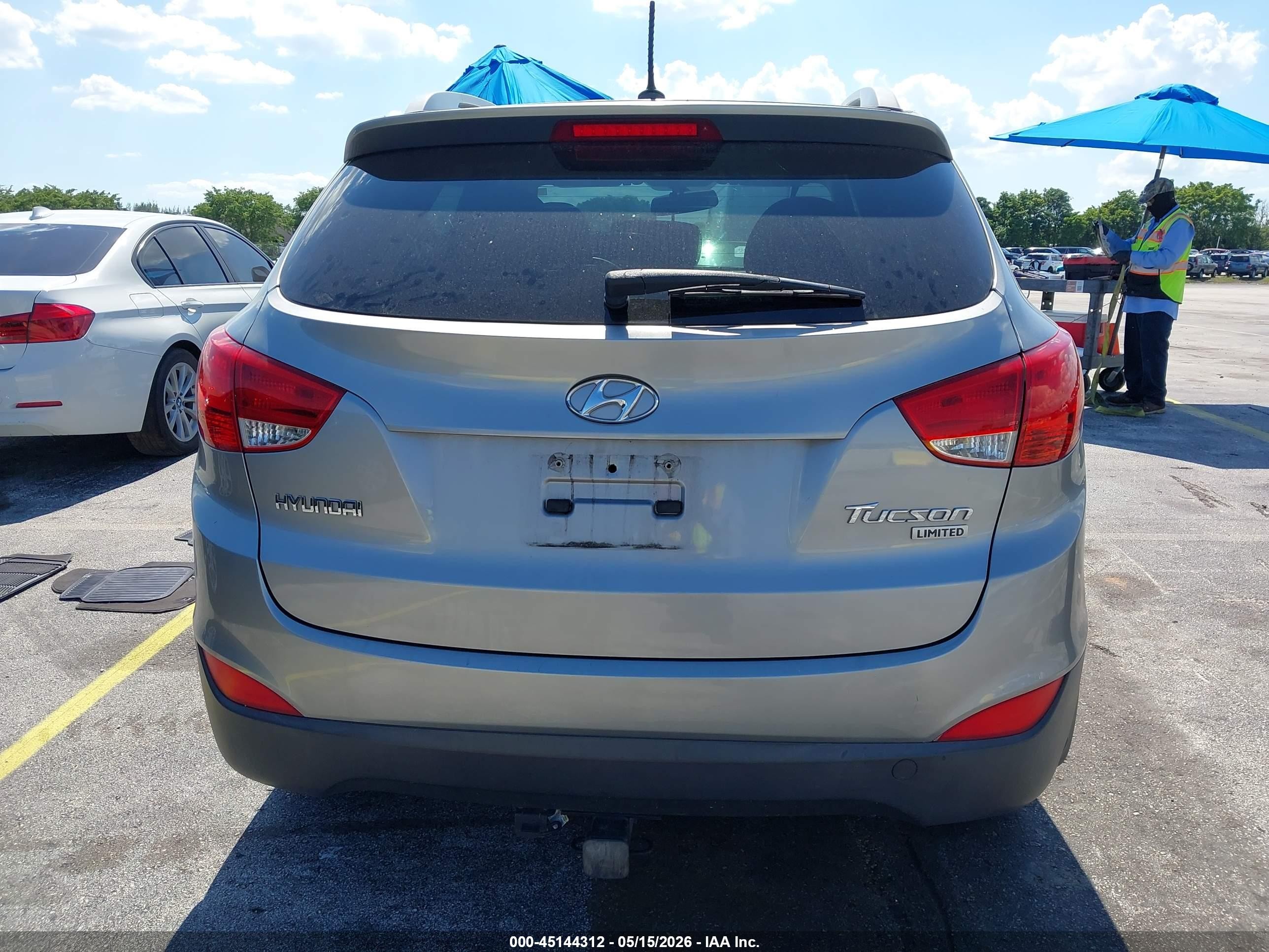 2011 Hyundai Tucson Limited Gray vin: KM8JU3ACXBU181652
