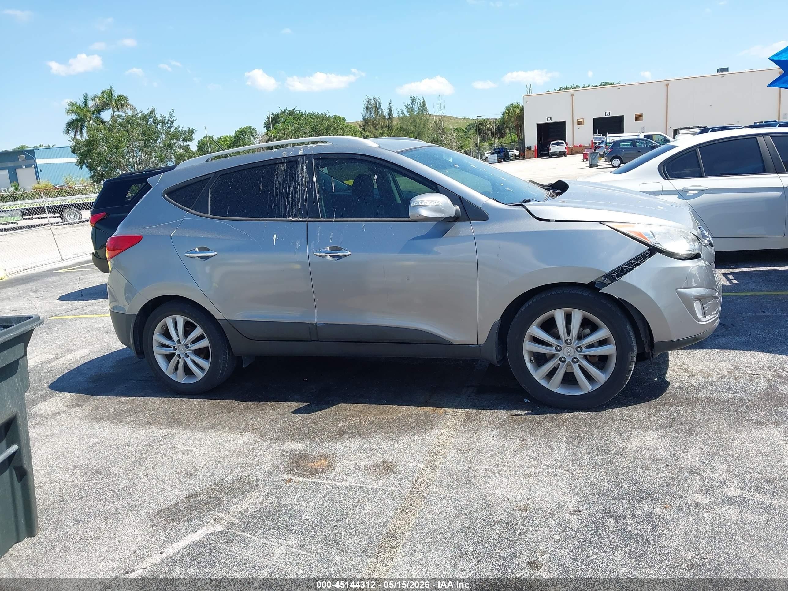 2011 Hyundai Tucson Limited Gray vin: KM8JU3ACXBU181652