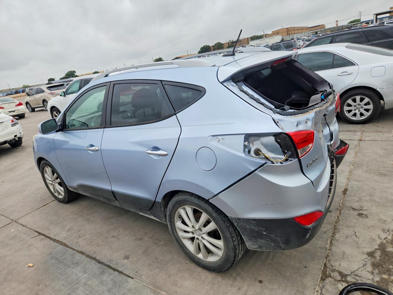 2011 Hyundai Tucson Limited Silver vin: KM8JU3ACXBU210261