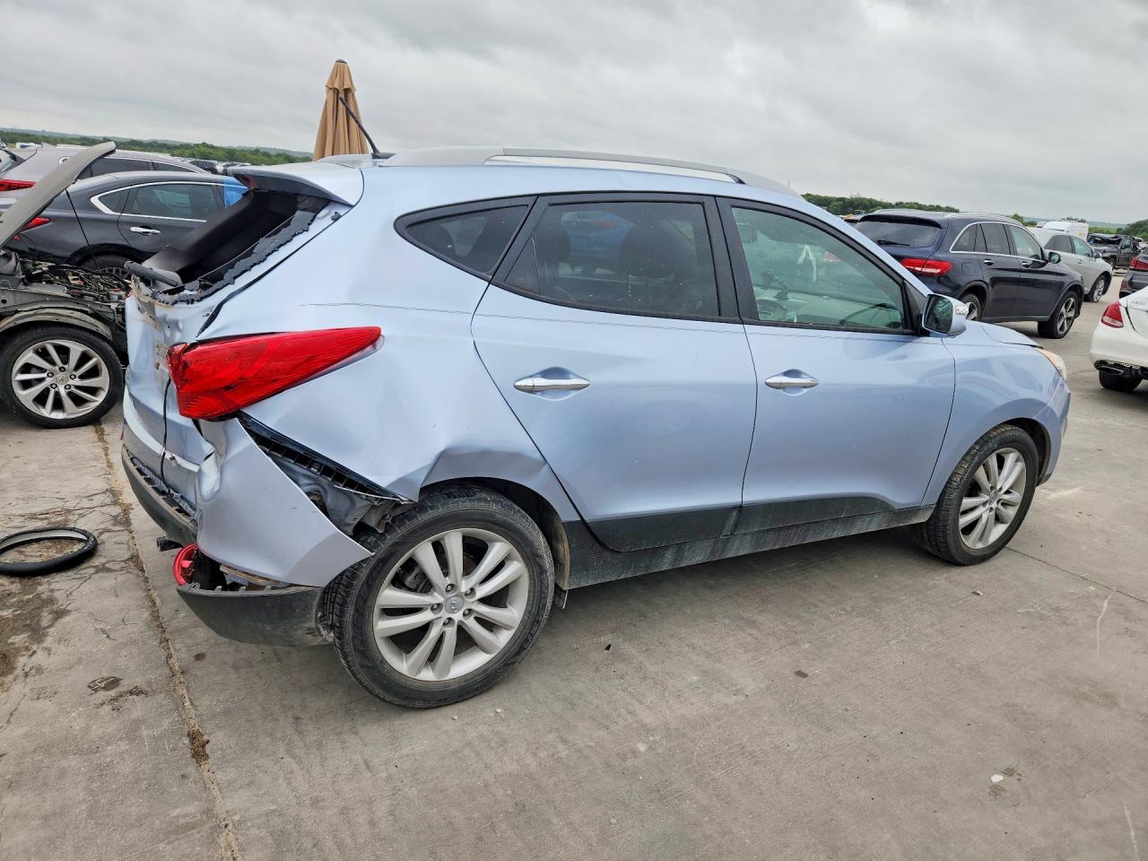 2011 Hyundai Tucson Limited Silver vin: KM8JU3ACXBU210261