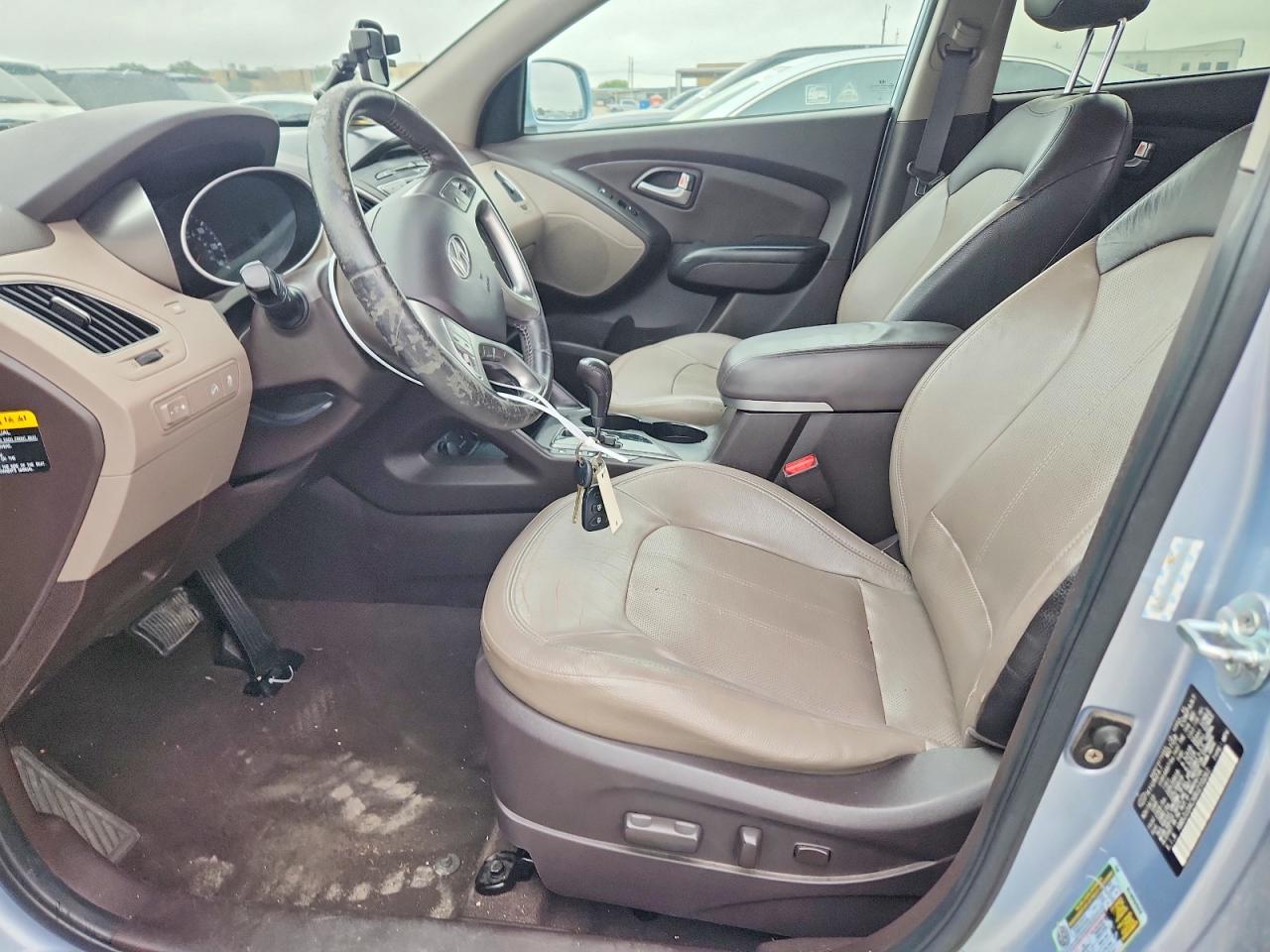 2011 Hyundai Tucson Limited Silver vin: KM8JU3ACXBU210261