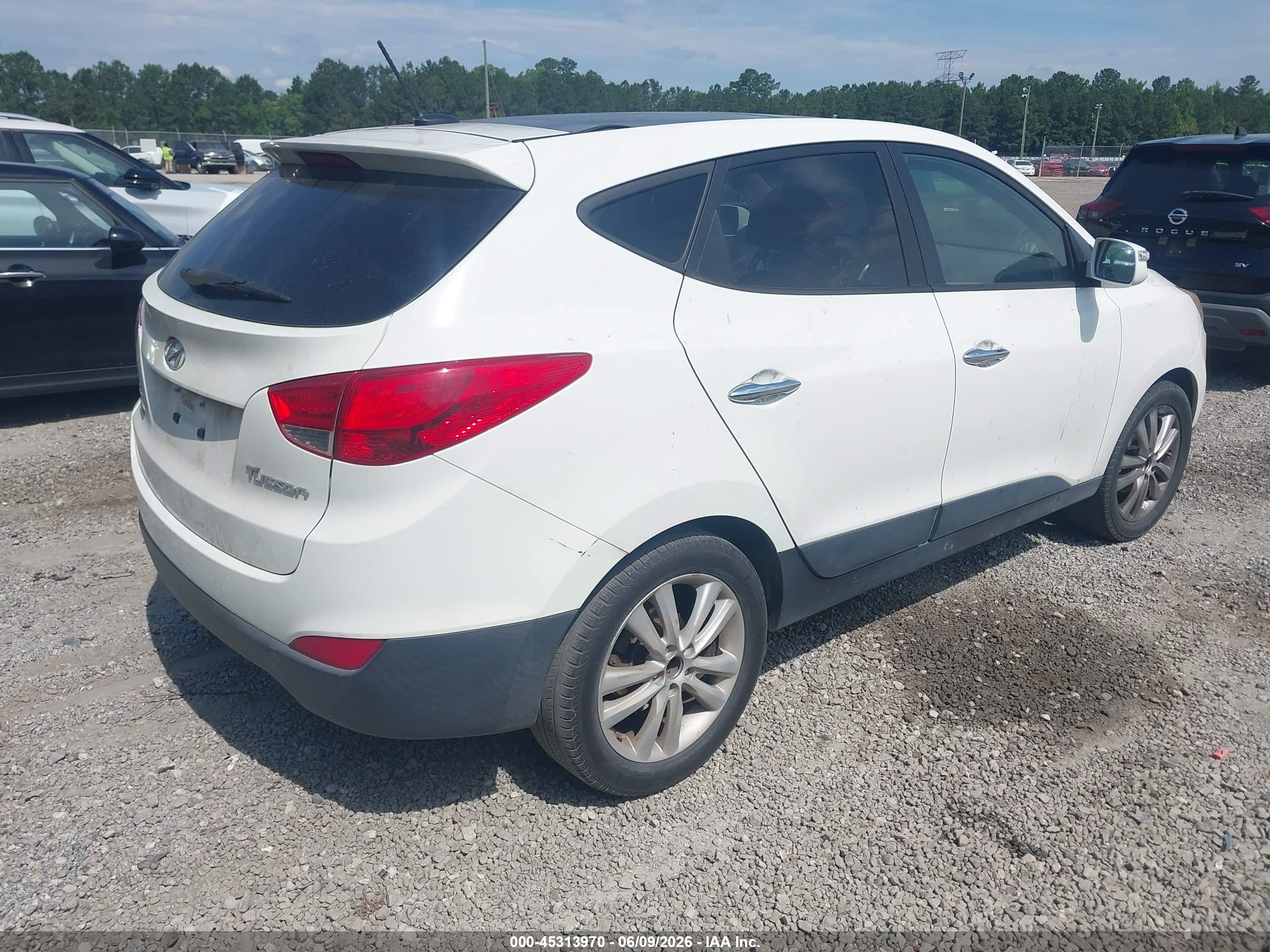 2011 Hyundai Tucson Limited White vin: KM8JU3ACXBU235693