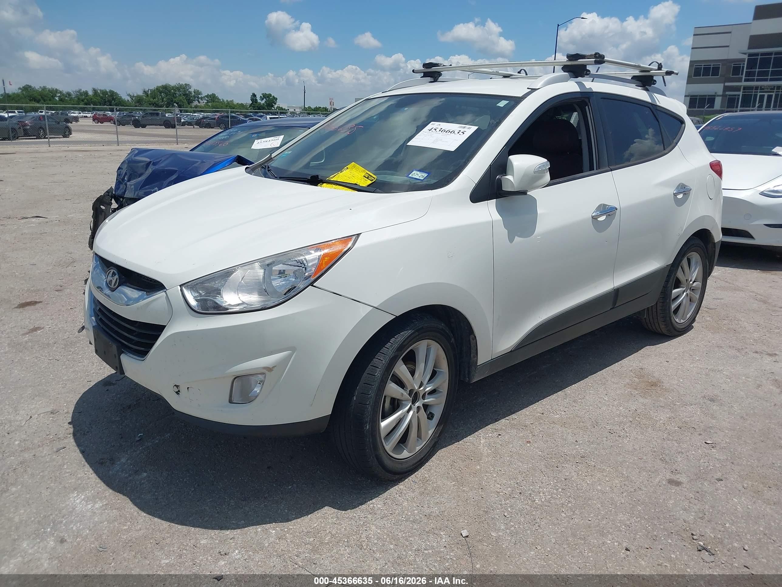 2011 Hyundai Tucson Limited White vin: KM8JU3ACXBU290547