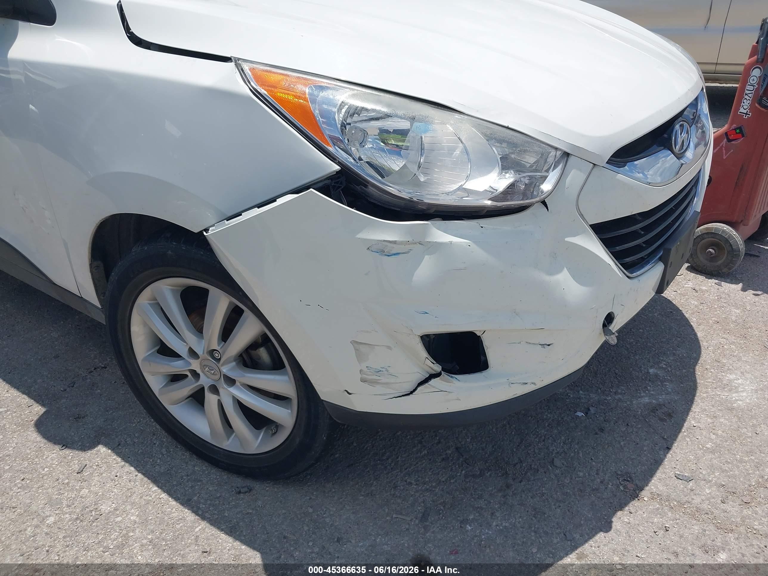 2011 Hyundai Tucson Limited White vin: KM8JU3ACXBU290547
