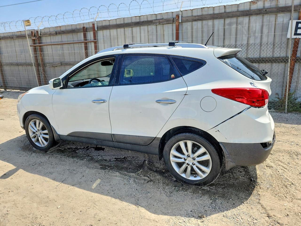 2011 Hyundai Tucson Limited Белый vin: KM8JU3ACXBU292377