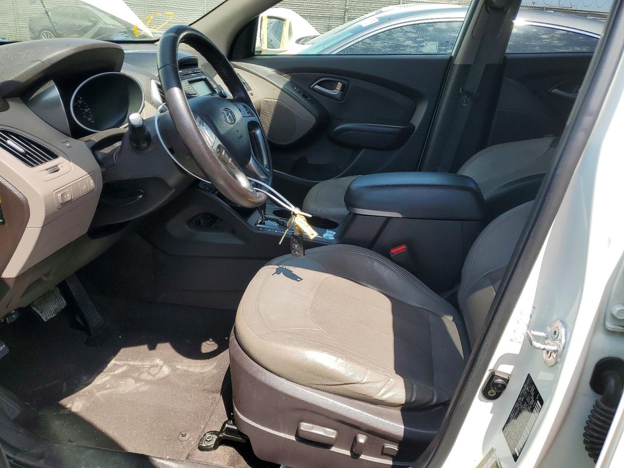 2011 Hyundai Tucson Limited Белый vin: KM8JU3ACXBU292377