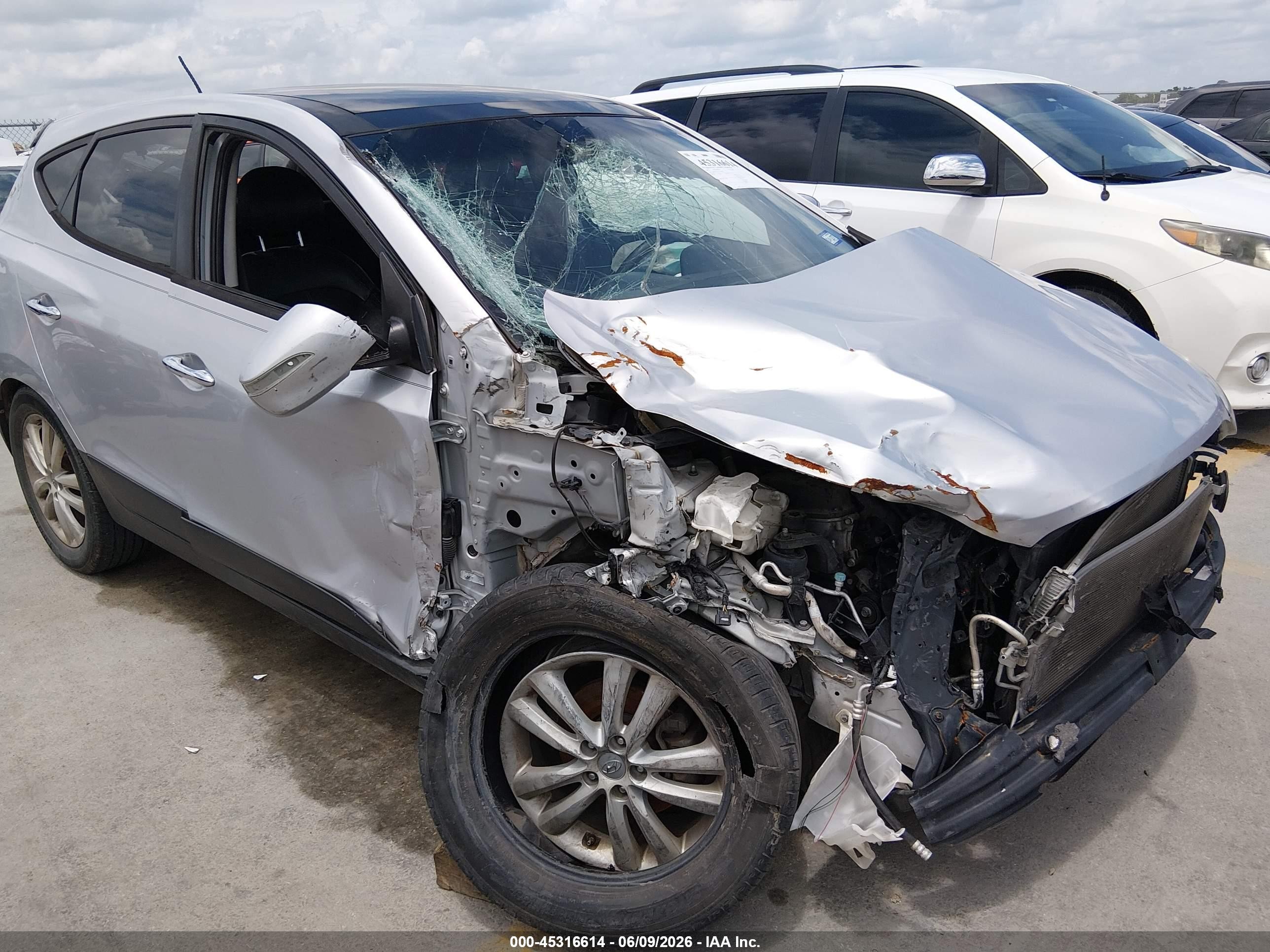 2012 Hyundai Tucson Limited Silver vin: KM8JU3ACXCU510755
