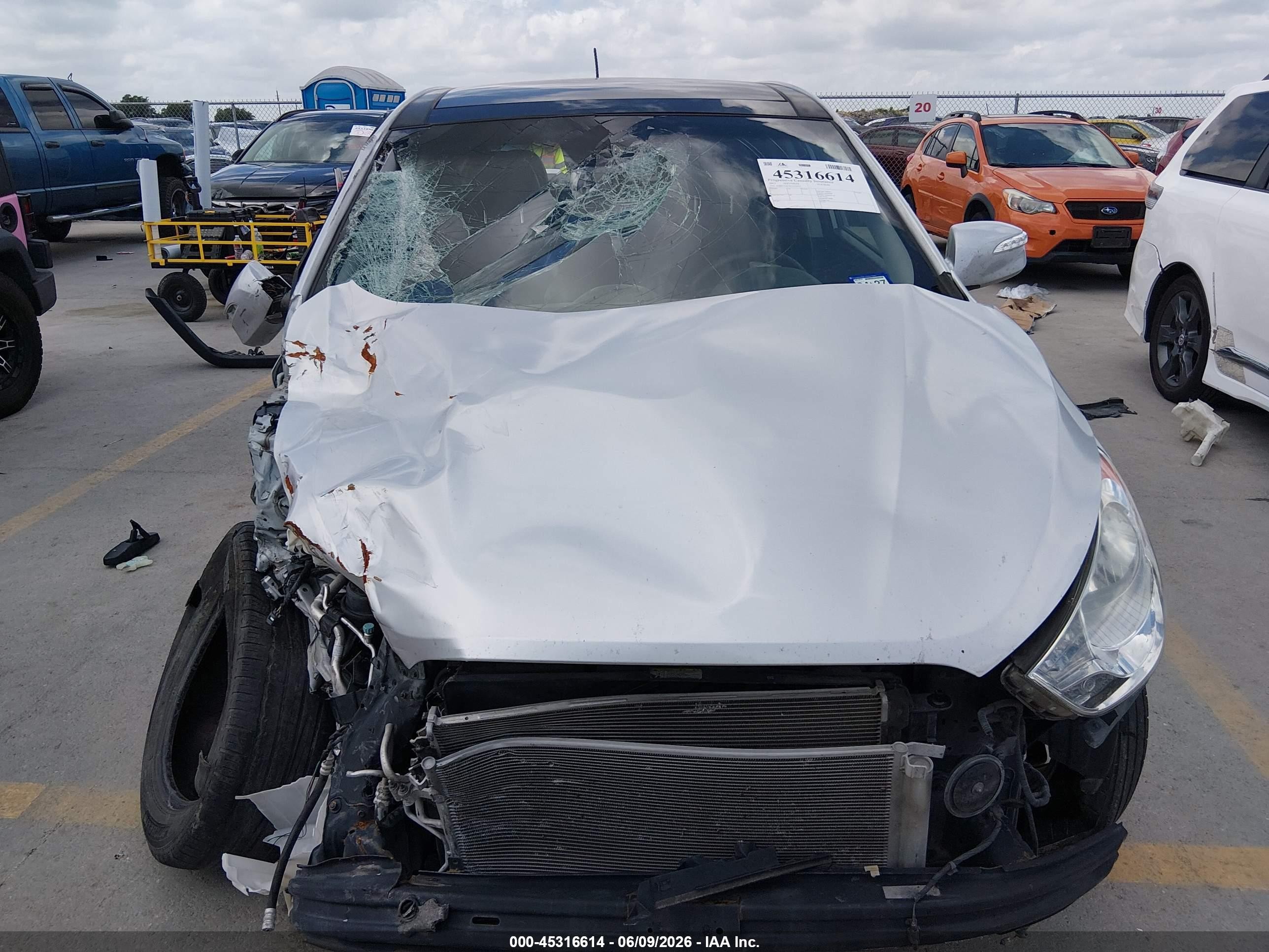 2012 Hyundai Tucson Limited Silver vin: KM8JU3ACXCU510755