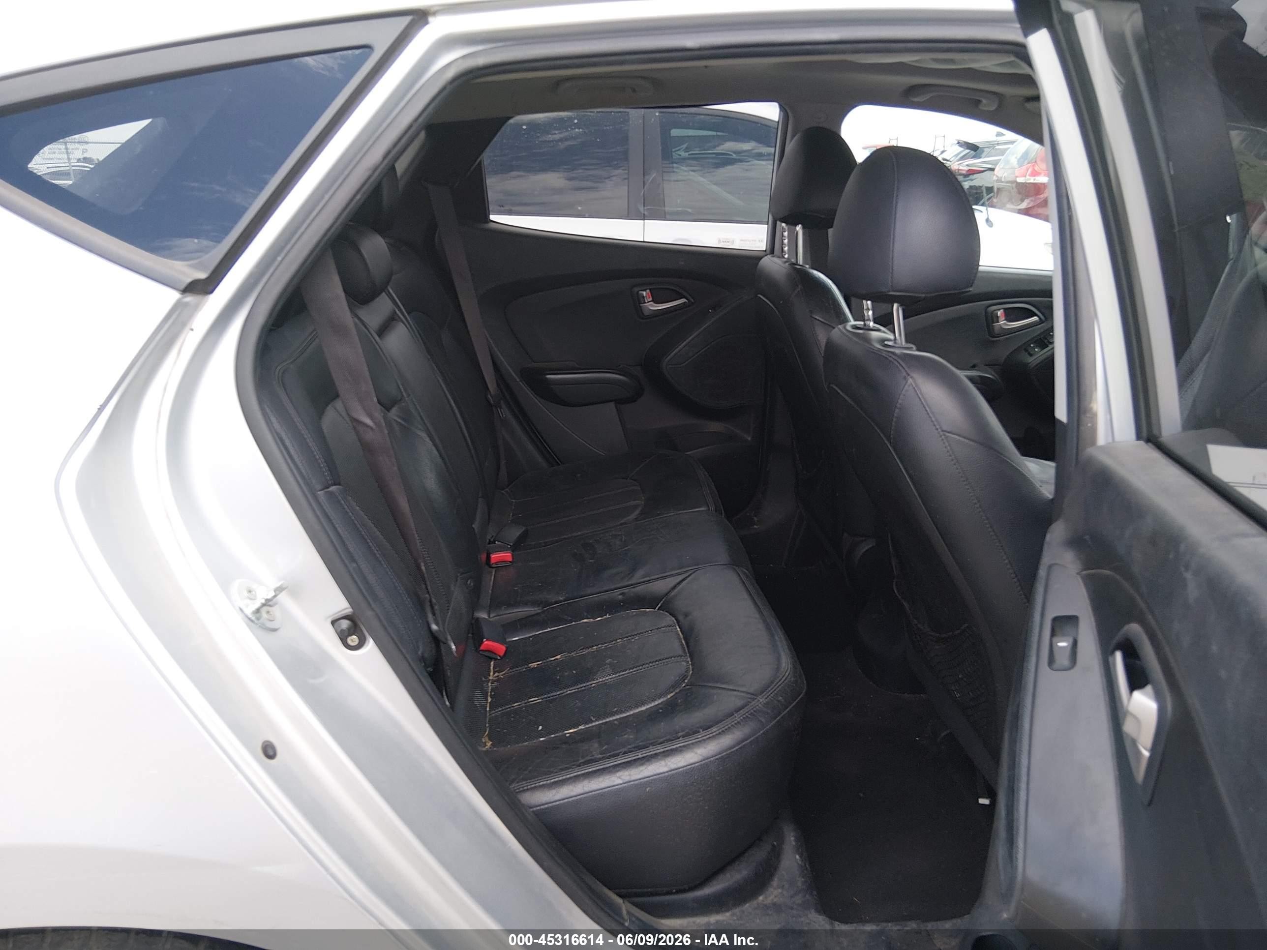 2012 Hyundai Tucson Limited Silver vin: KM8JU3ACXCU510755