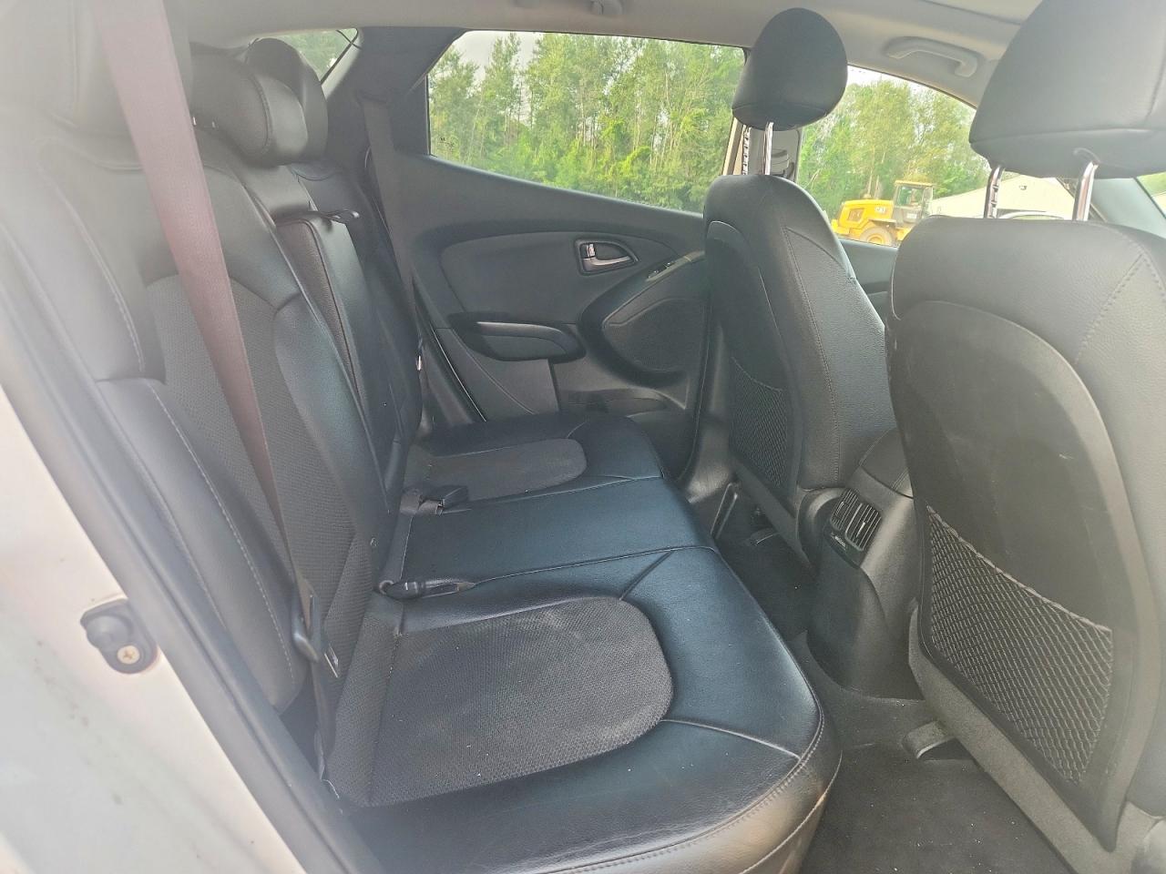 2014 Hyundai Tucson Se White vin: KM8JU3AG0EU829006