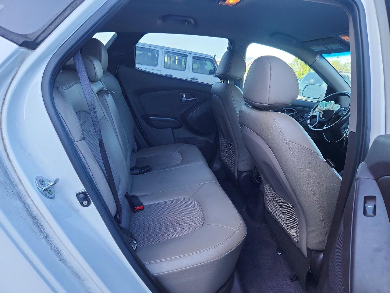 2015 Hyundai Tucson Se Белый vin: KM8JU3AG0FU099177