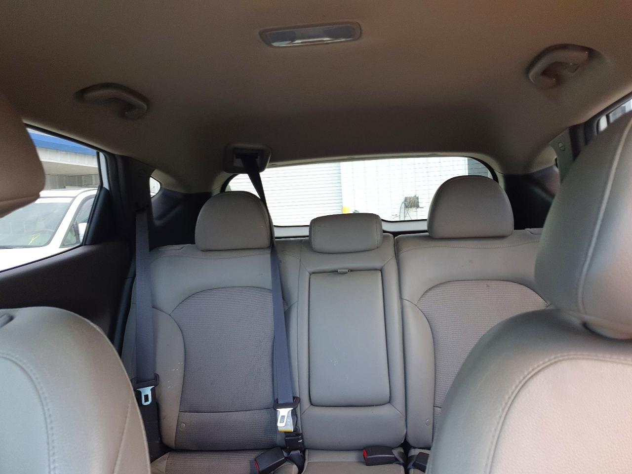 2015 Hyundai Tucson Se White vin: KM8JU3AG1FU114172