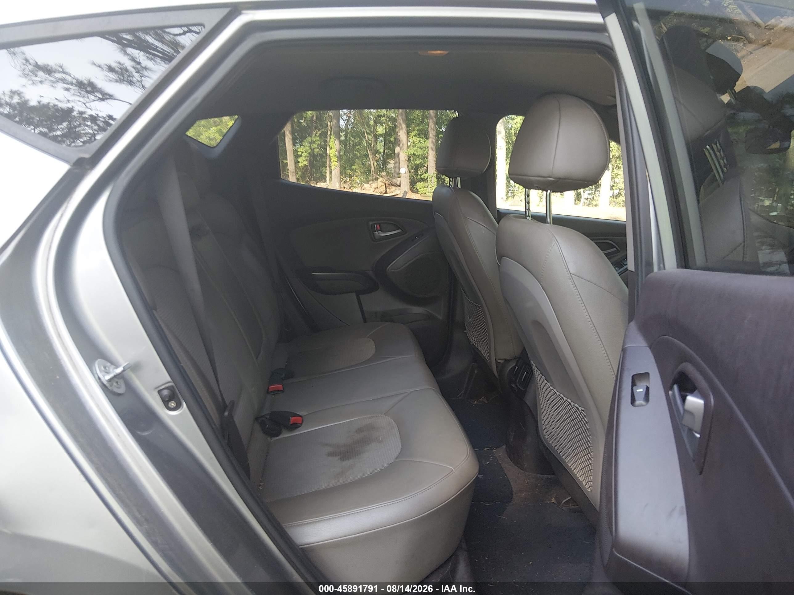 2014 Hyundai Tucson Se Серебряный vin: KM8JU3AG2EU804592