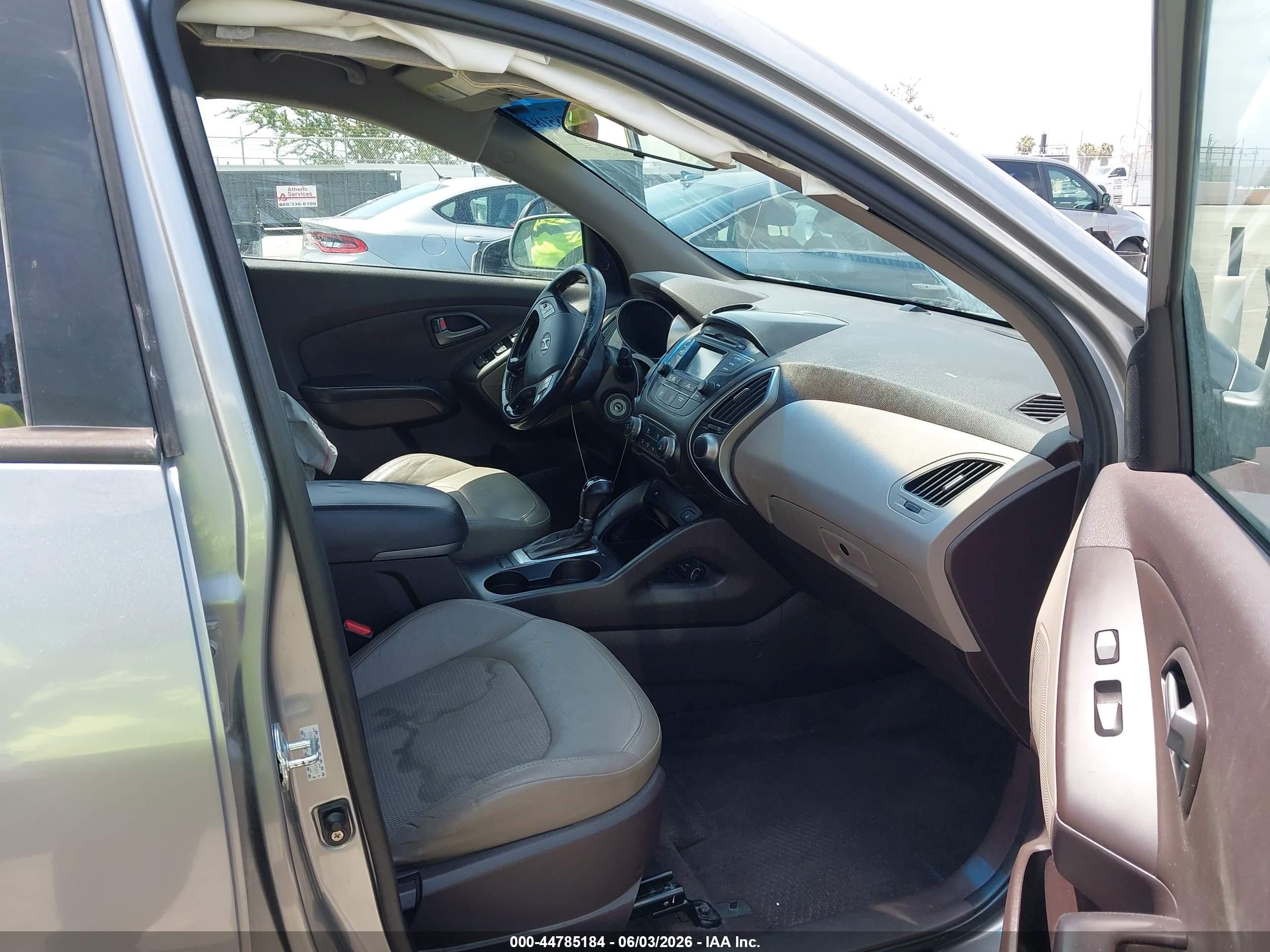 2015 Hyundai Tucson Se Серебряный vin: KM8JU3AG3FU059529