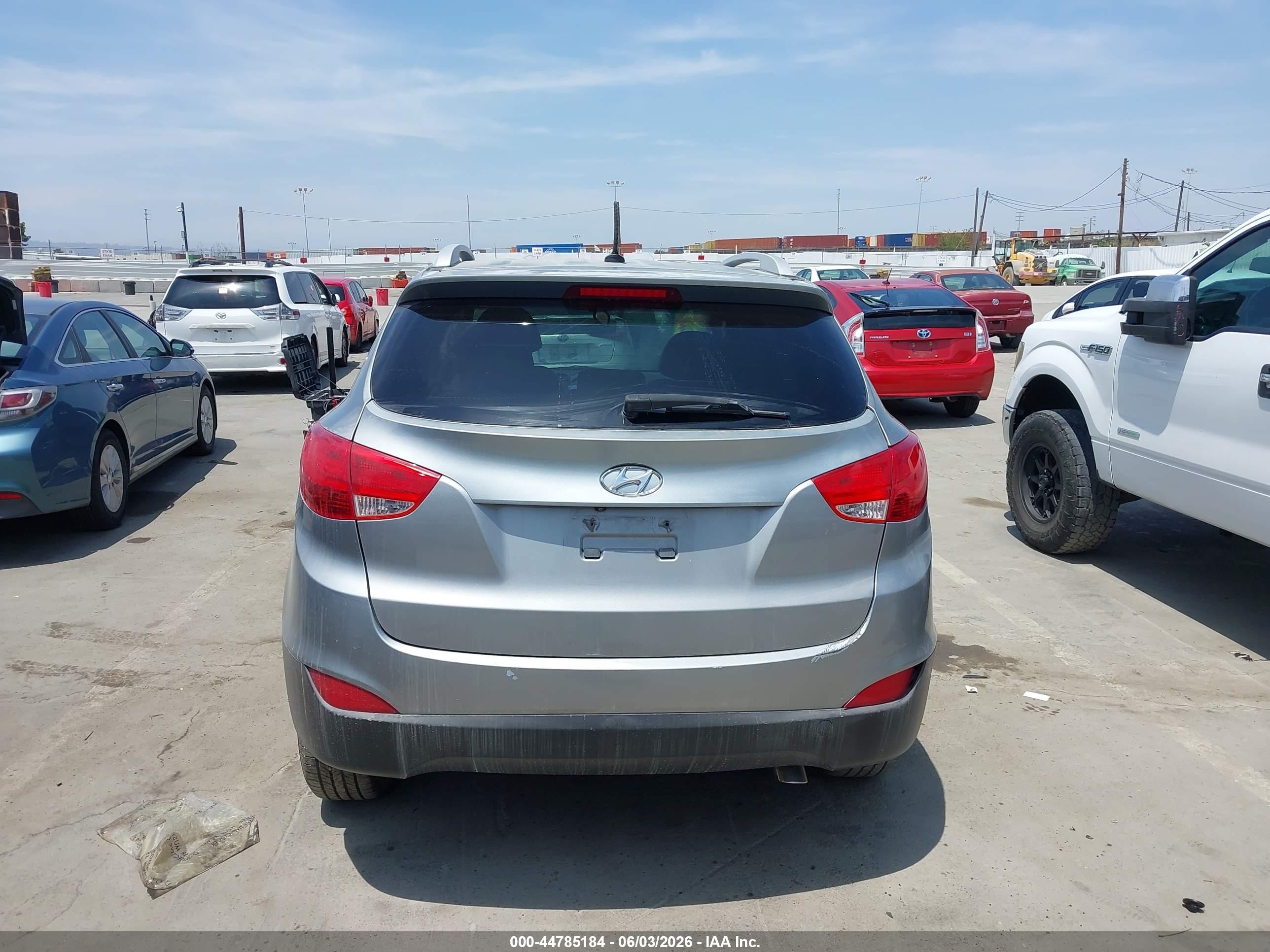 2015 Hyundai Tucson Se Серебряный vin: KM8JU3AG3FU059529