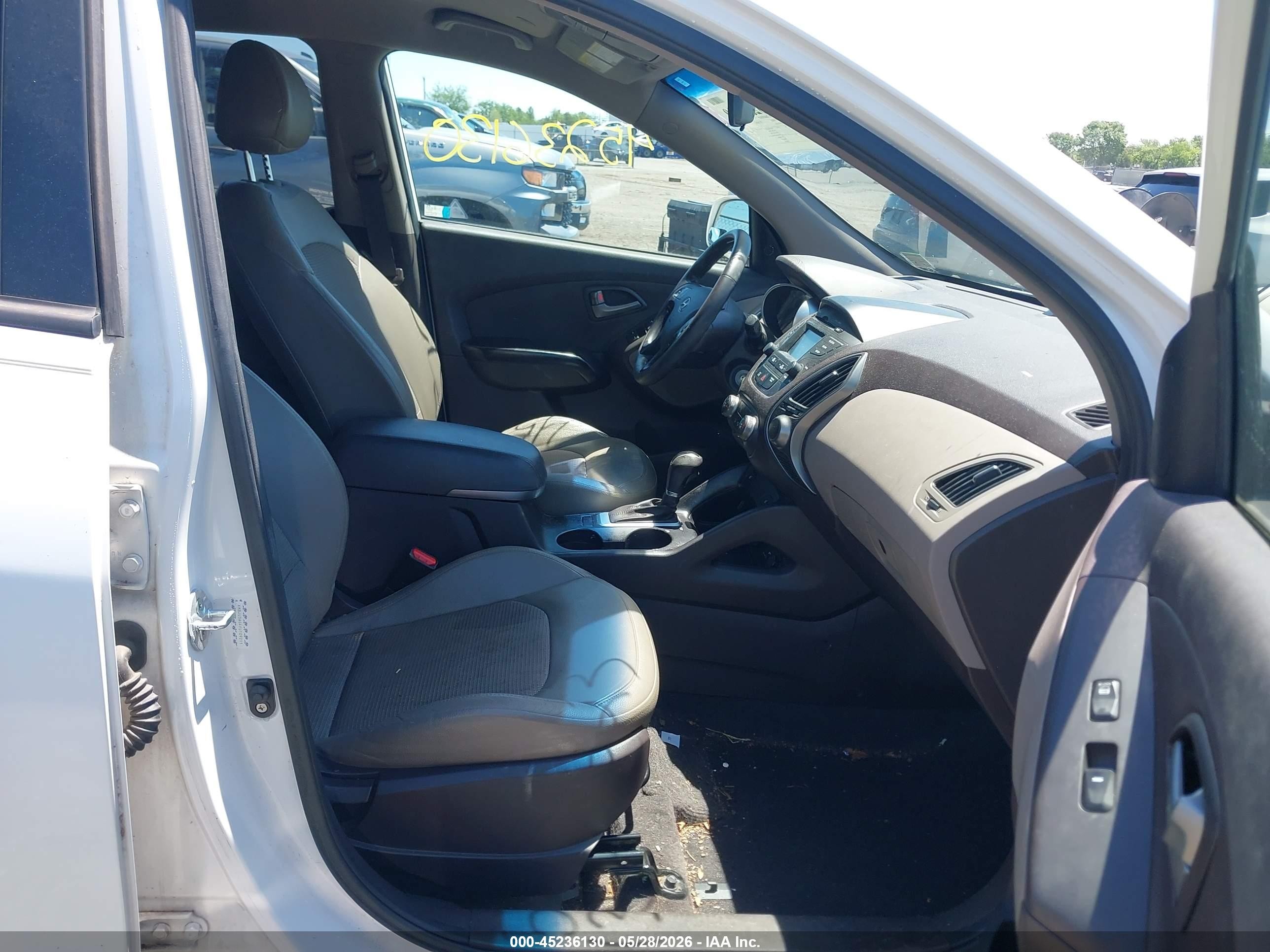 2015 Hyundai Tucson Se White vin: KM8JU3AG4FU109211