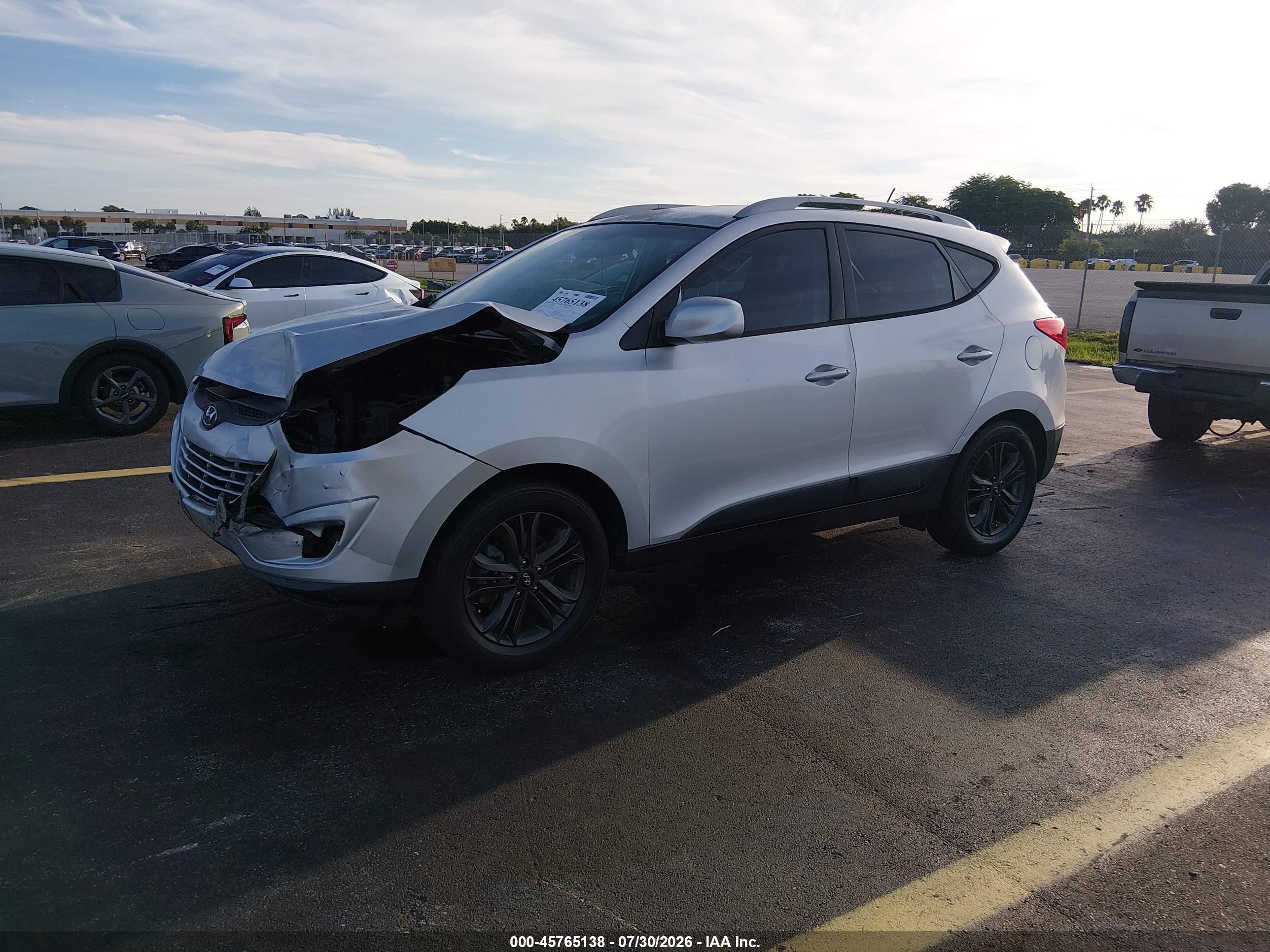 2015 Hyundai Tucson Se Серебряный vin: KM8JU3AG4FU953961