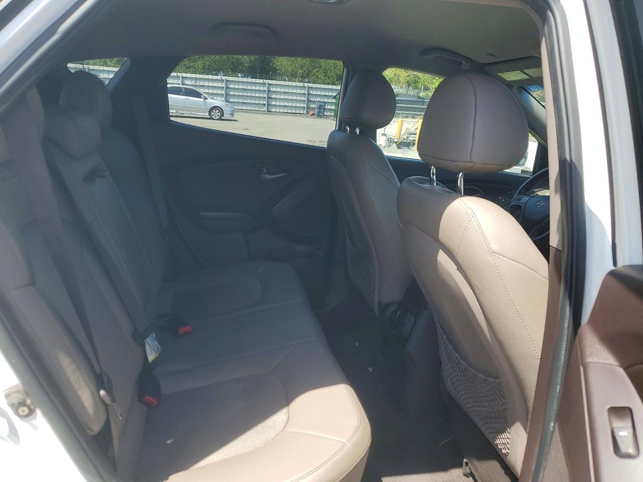 2014 Hyundai Tucson Se White vin: KM8JU3AG5EU821287