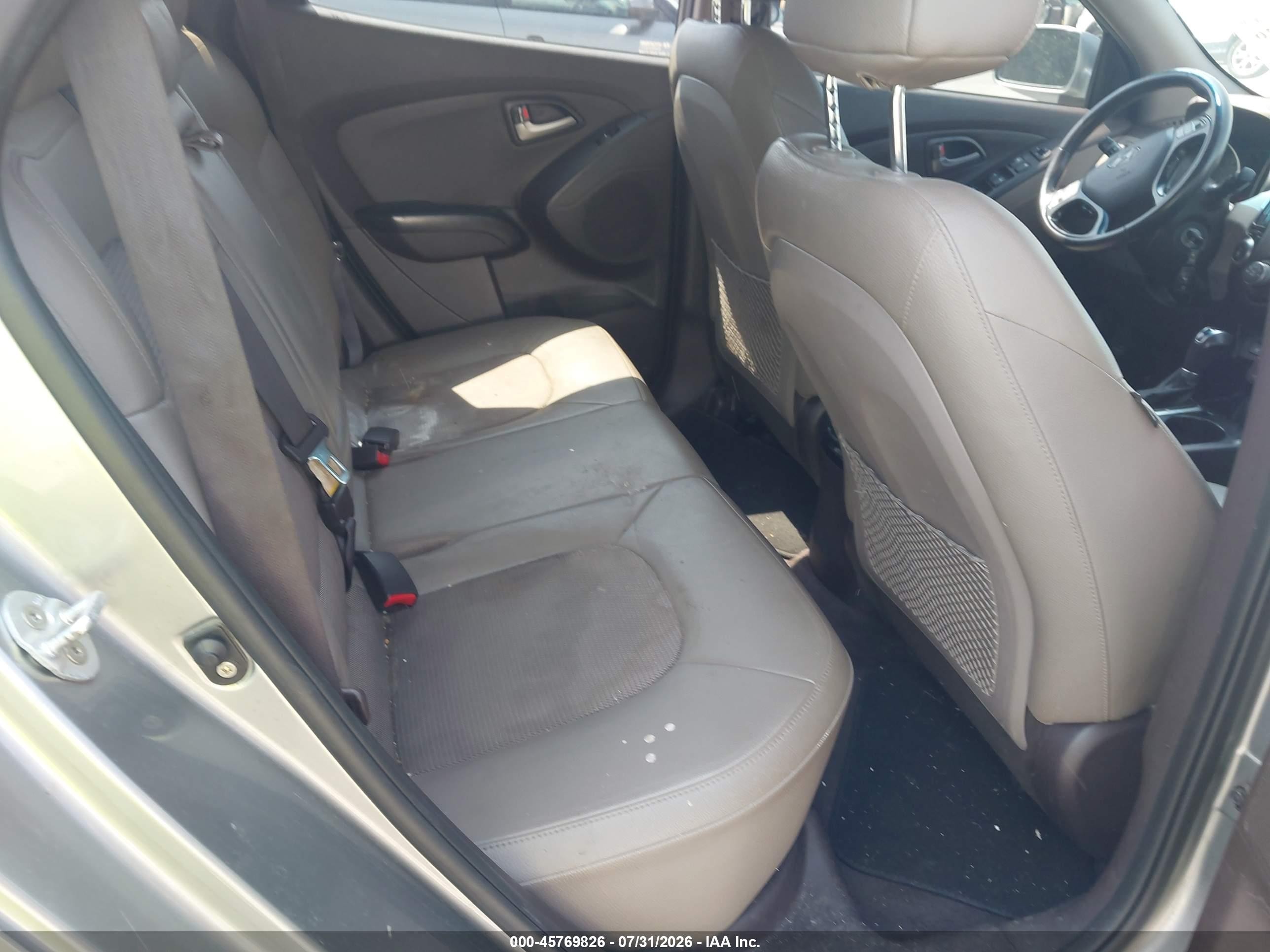 2015 Hyundai Tucson Se Silver vin: KM8JU3AG5FU068247